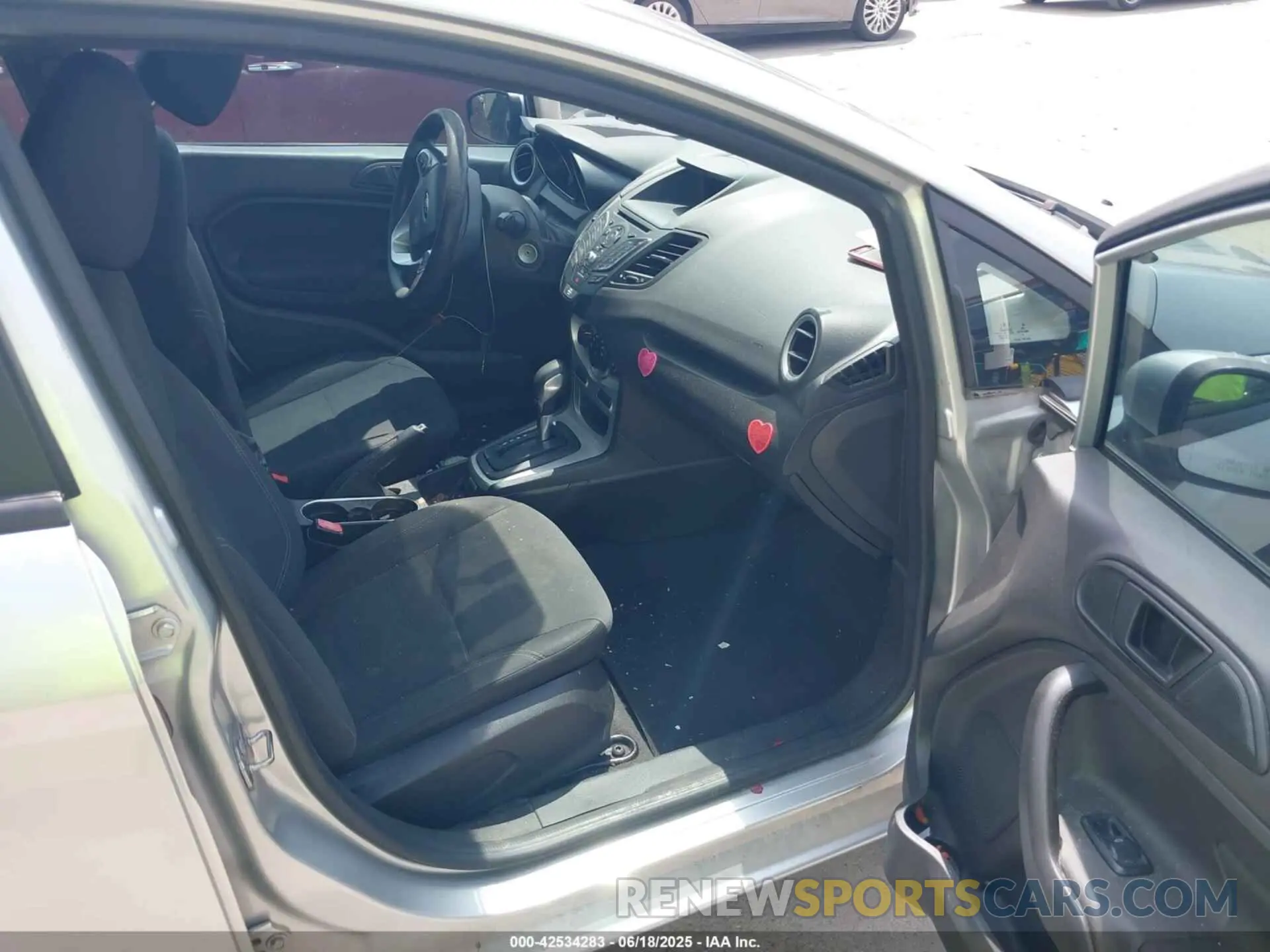 5 fotografías del automóvil dañado 3FADP4EJ7KM135228 FORD FIESTA 2019