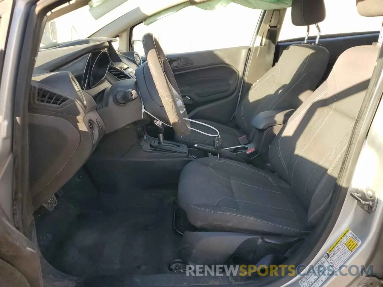 7 fotografías del automóvil dañado 3FADP4EJ8KM107227 FORD FIESTA 2019