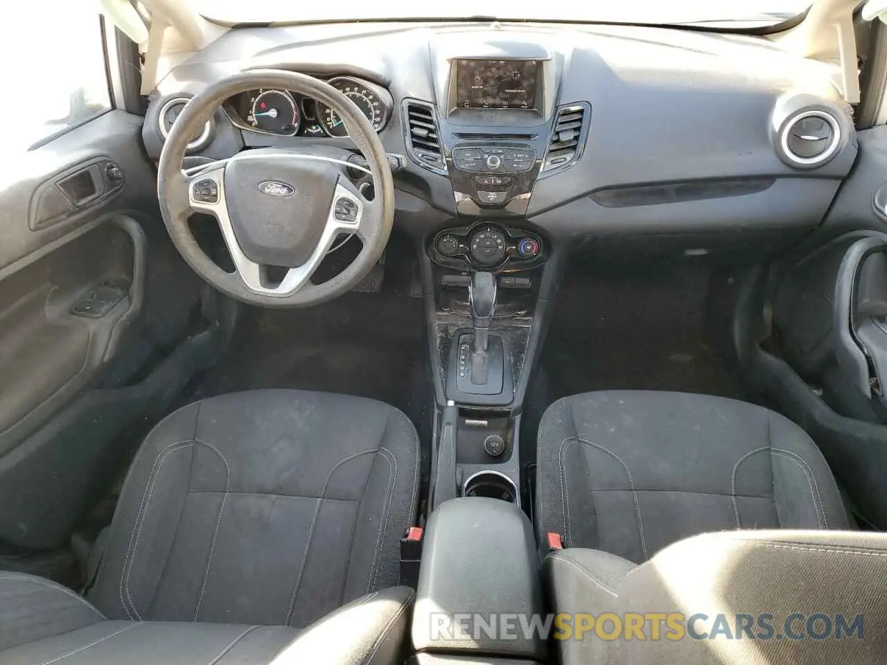 8 fotografías del automóvil dañado 3FADP4EJ8KM107227 FORD FIESTA 2019