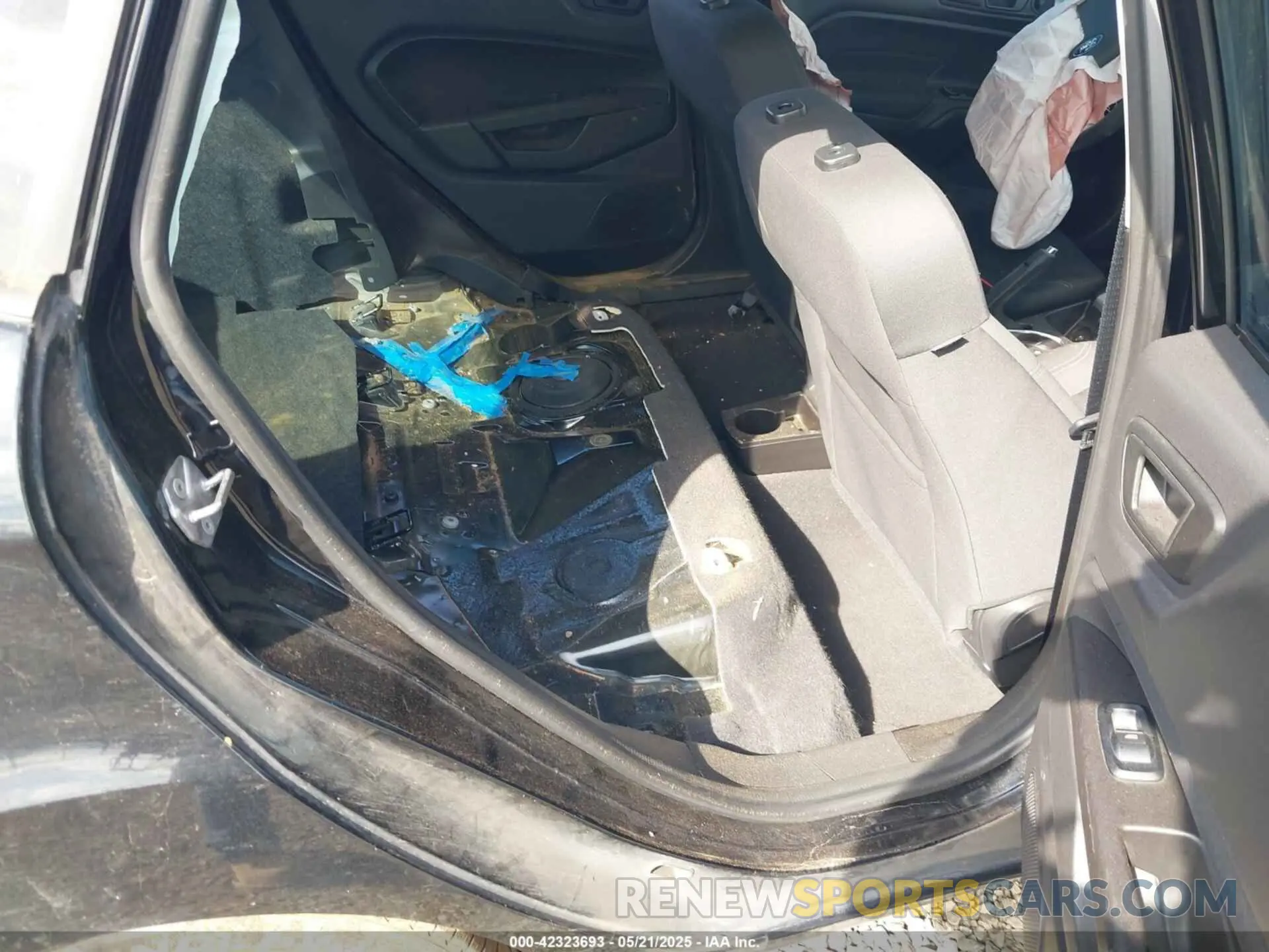 8 fotografías del automóvil dañado 3FADP4EJ8KM113559 FORD FIESTA 2019
