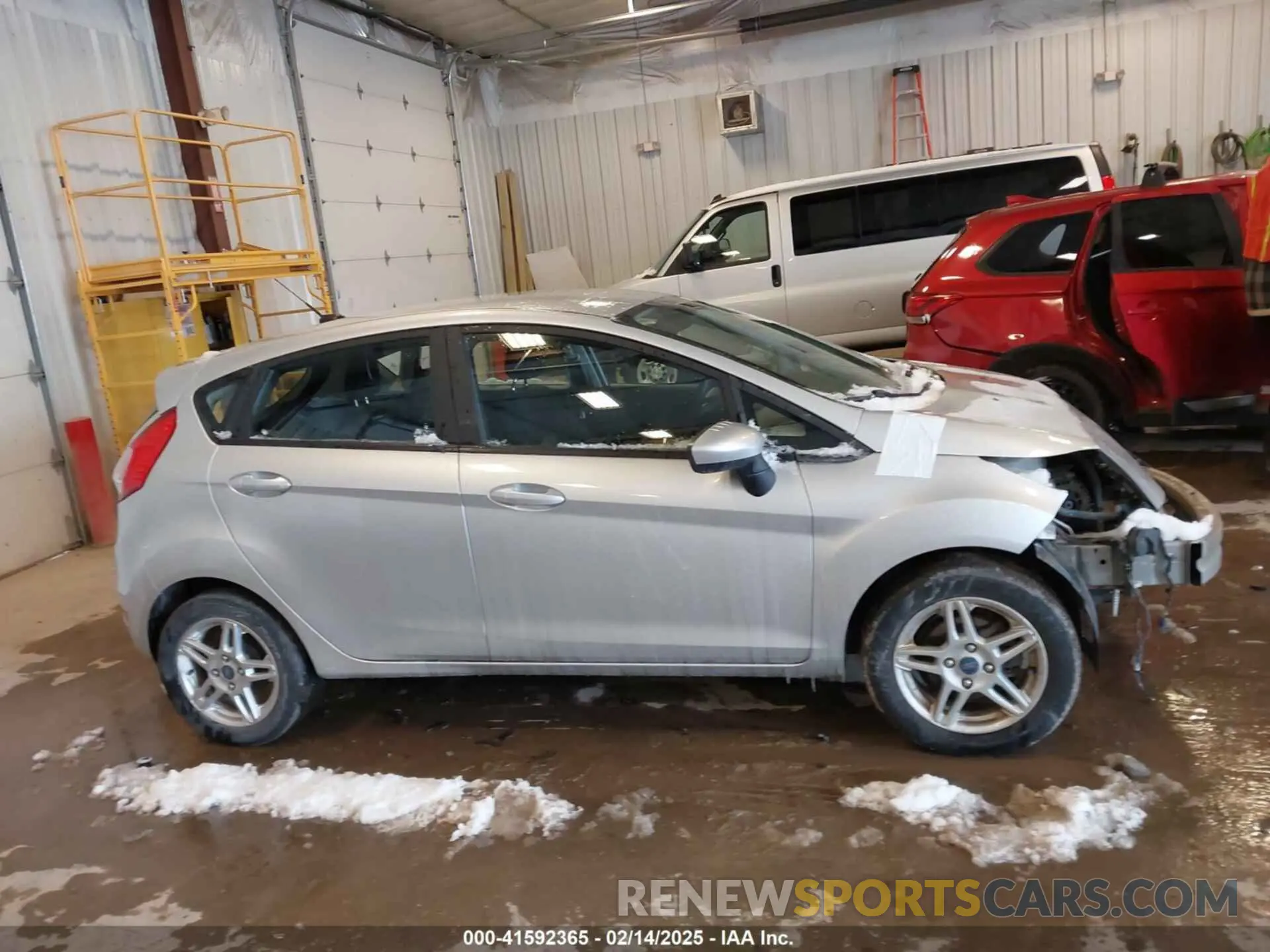 13 fotografías del automóvil dañado 3FADP4EJ8KM142043 FORD FIESTA 2019