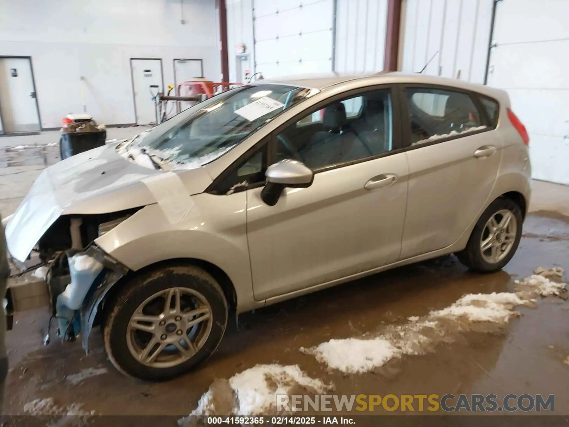 2 fotografías del automóvil dañado 3FADP4EJ8KM142043 FORD FIESTA 2019