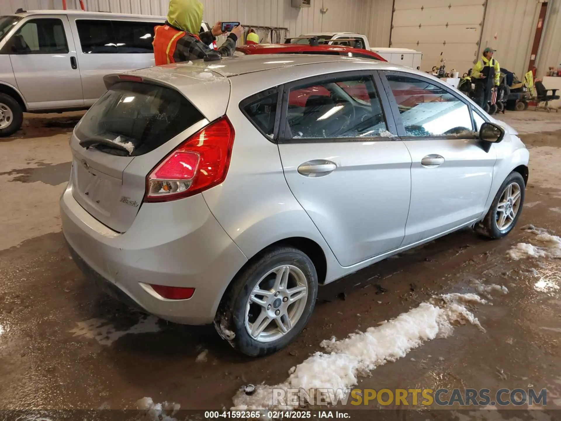 4 fotografías del automóvil dañado 3FADP4EJ8KM142043 FORD FIESTA 2019