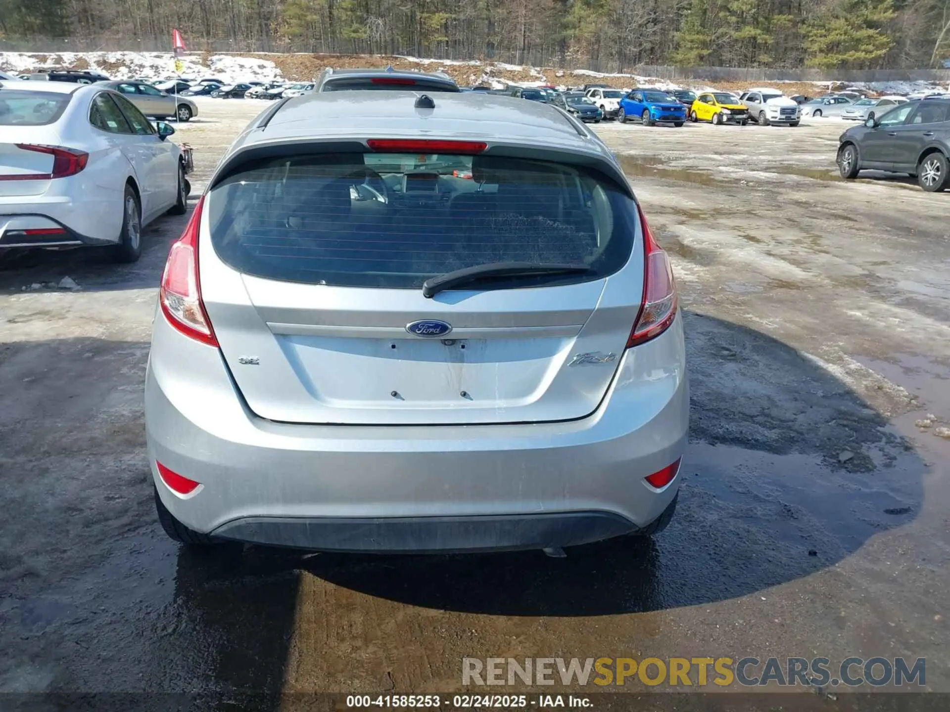 15 fotografías del automóvil dañado 3FADP4EJ8KM149929 FORD FIESTA 2019