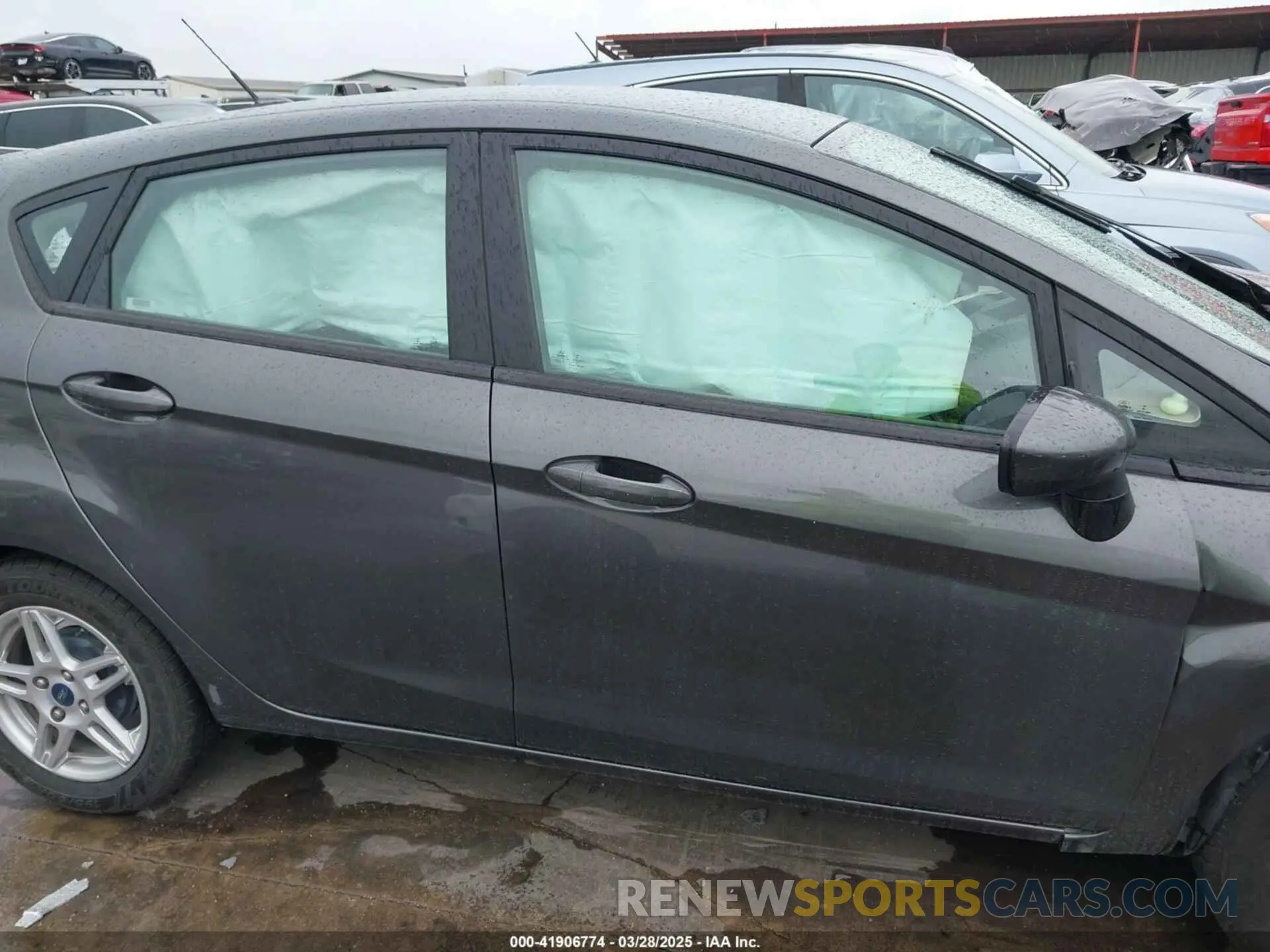 12 fotografías del automóvil dañado 3FADP4EJ9KM138292 FORD FIESTA 2019