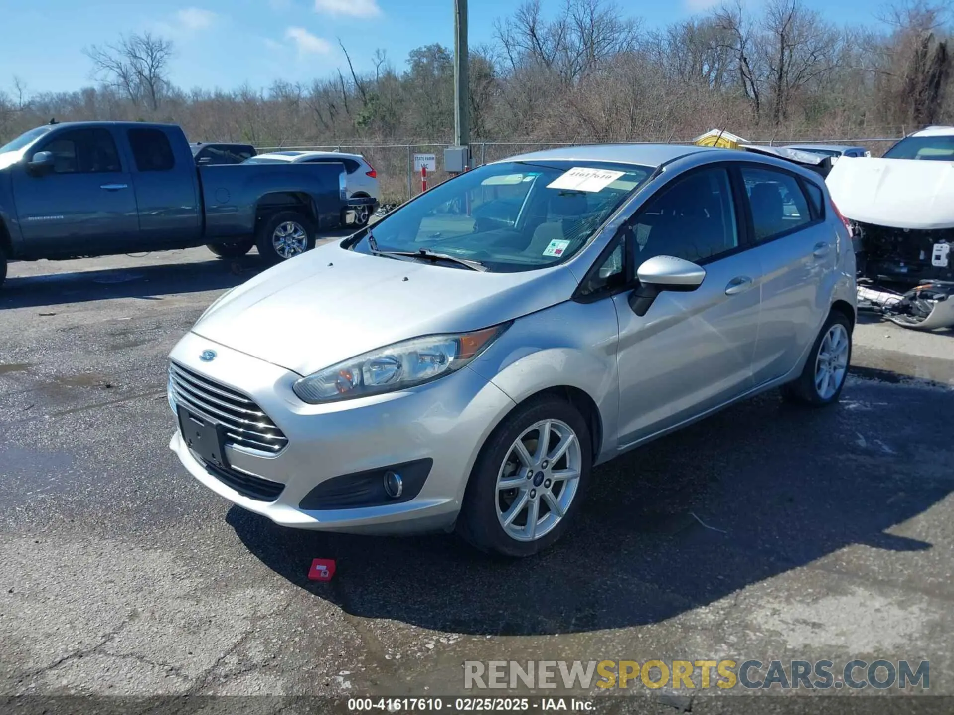 2 fotografías del automóvil dañado 3FADP4EJXKM149396 FORD FIESTA 2019