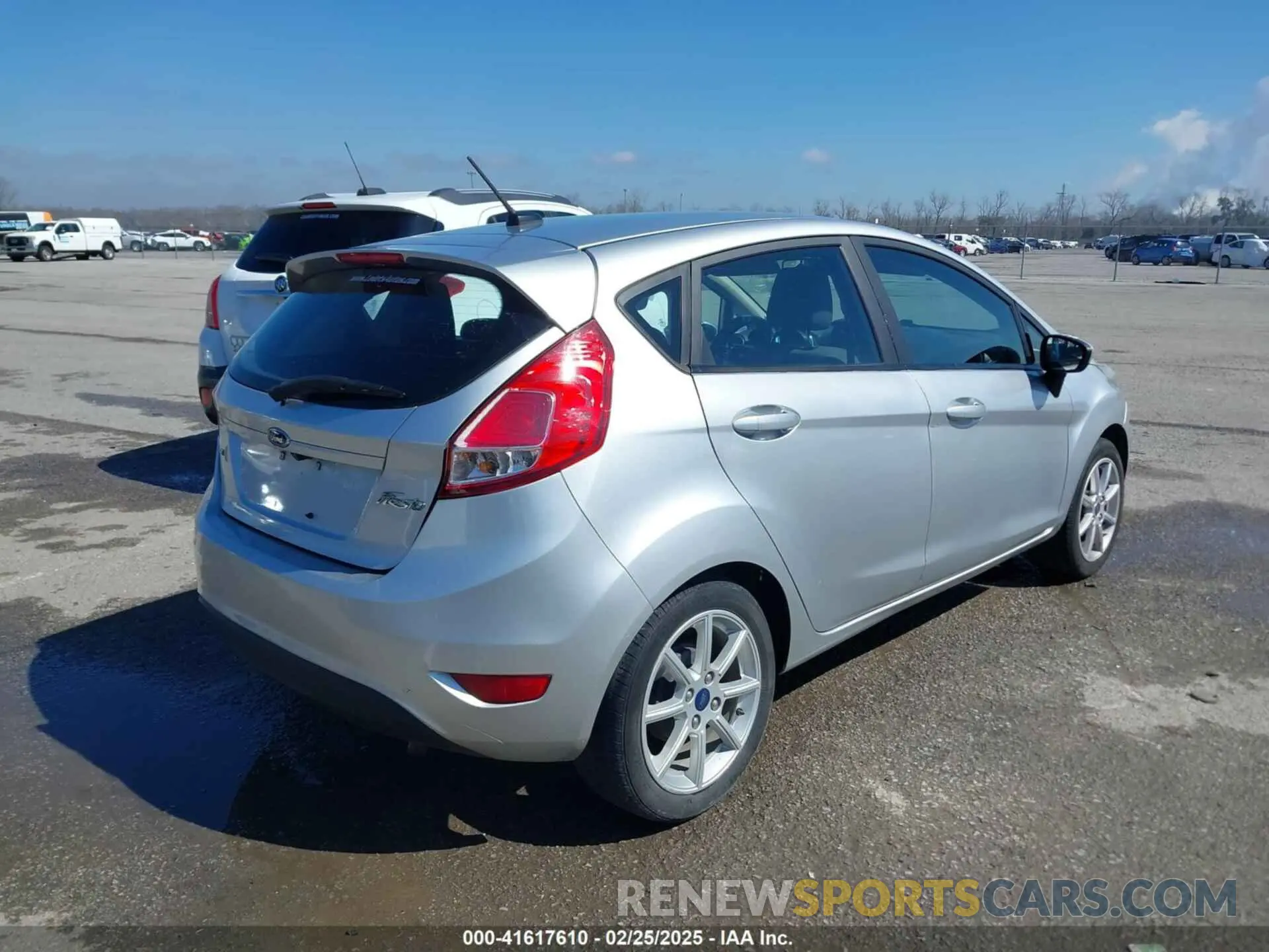 4 fotografías del automóvil dañado 3FADP4EJXKM149396 FORD FIESTA 2019
