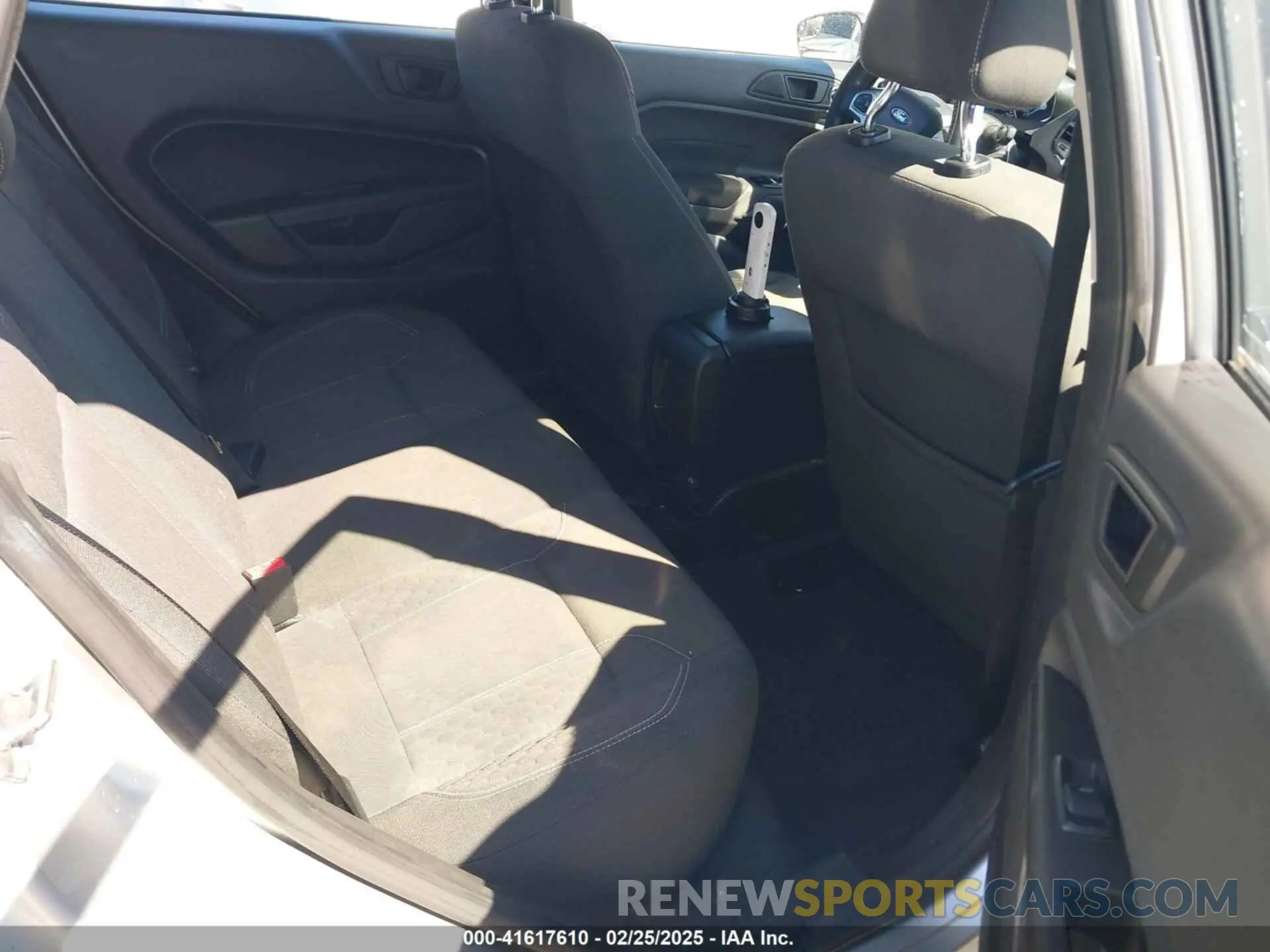 8 fotografías del automóvil dañado 3FADP4EJXKM149396 FORD FIESTA 2019