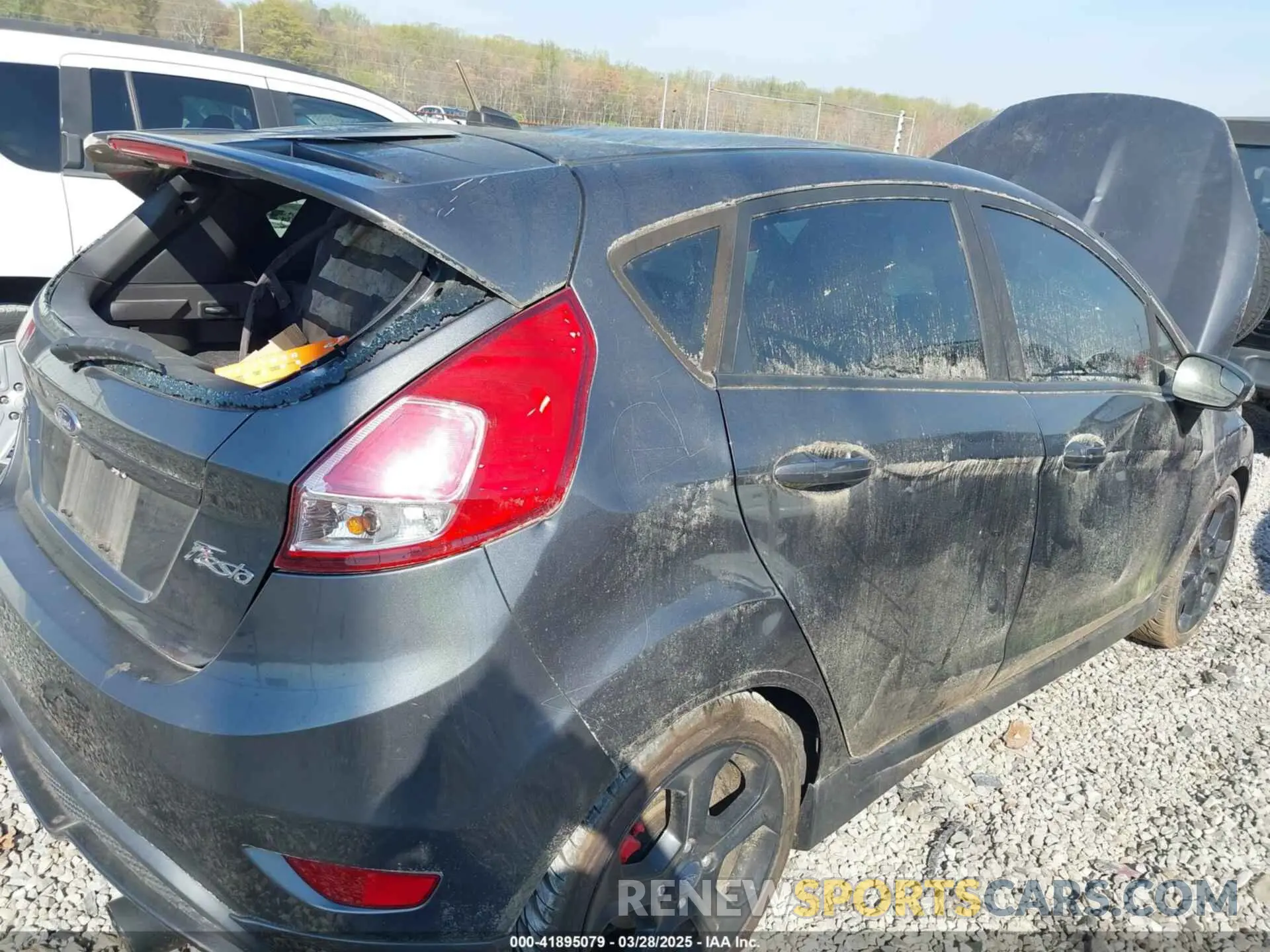 17 fotografías del automóvil dañado 3FADP4GX5KM141899 FORD FIESTA 2019
