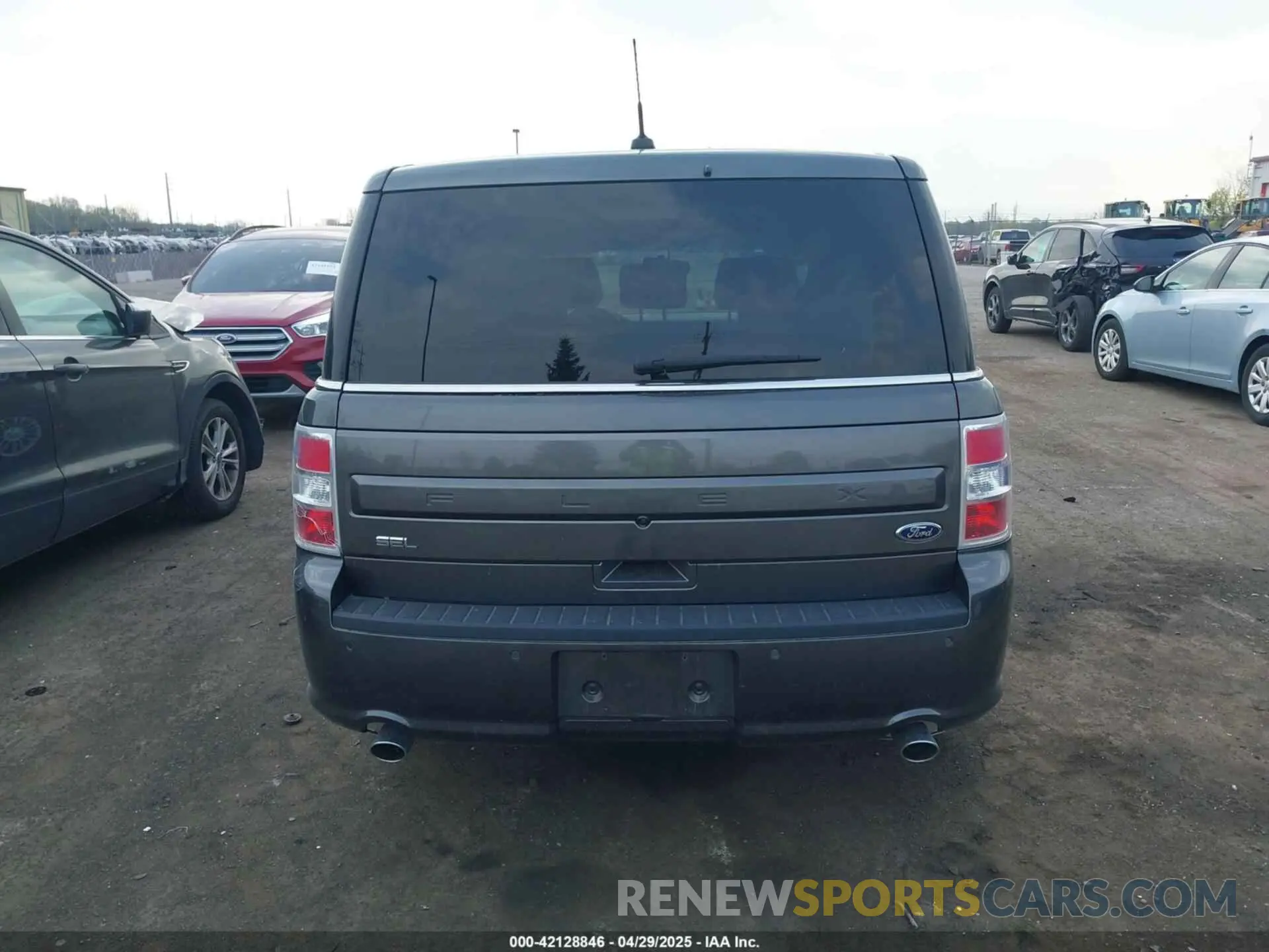 15 fotografías del automóvil dañado 2FMGK5C84KBA00572 FORD FLEX 2019