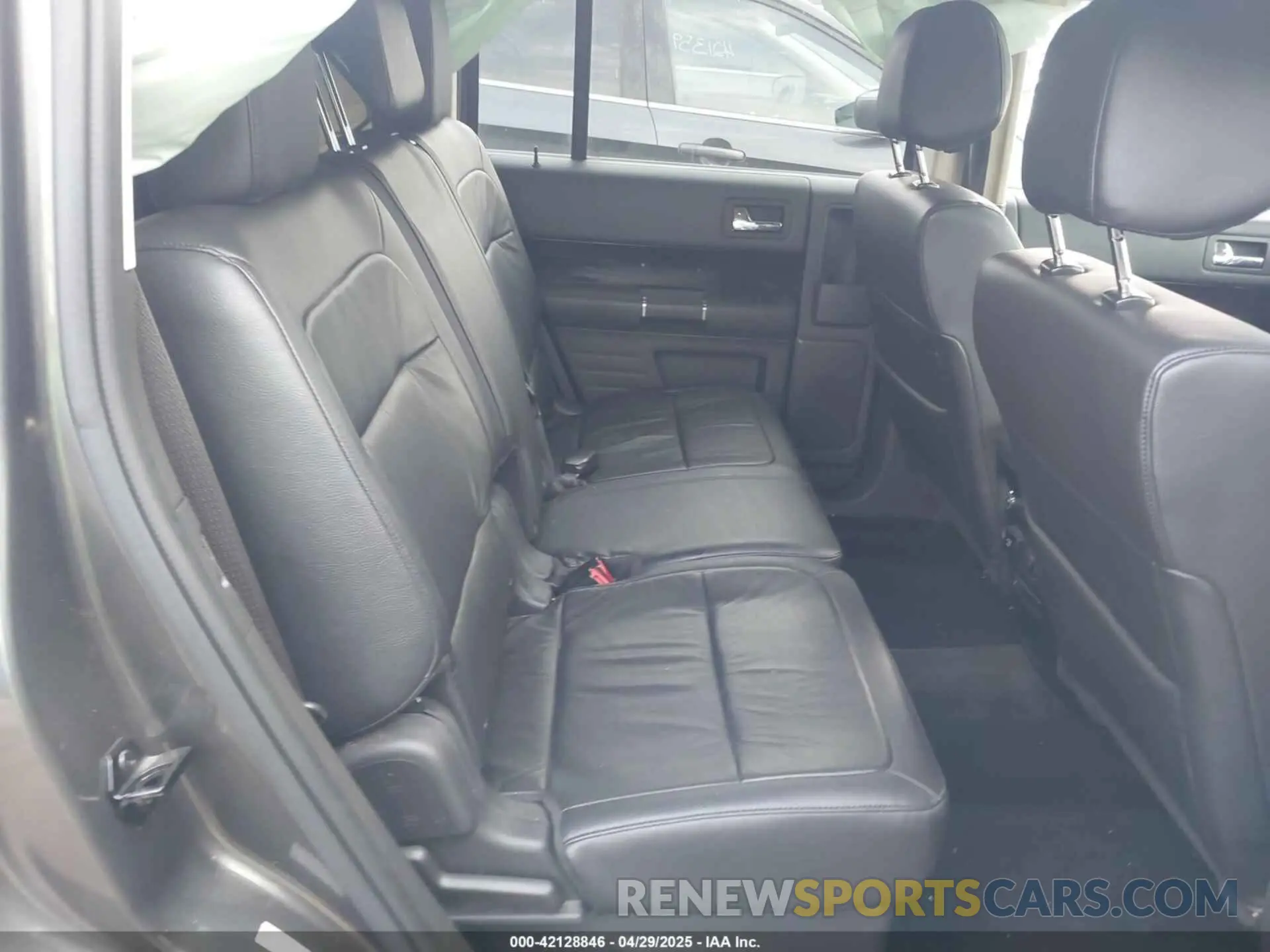 8 fotografías del automóvil dañado 2FMGK5C84KBA00572 FORD FLEX 2019