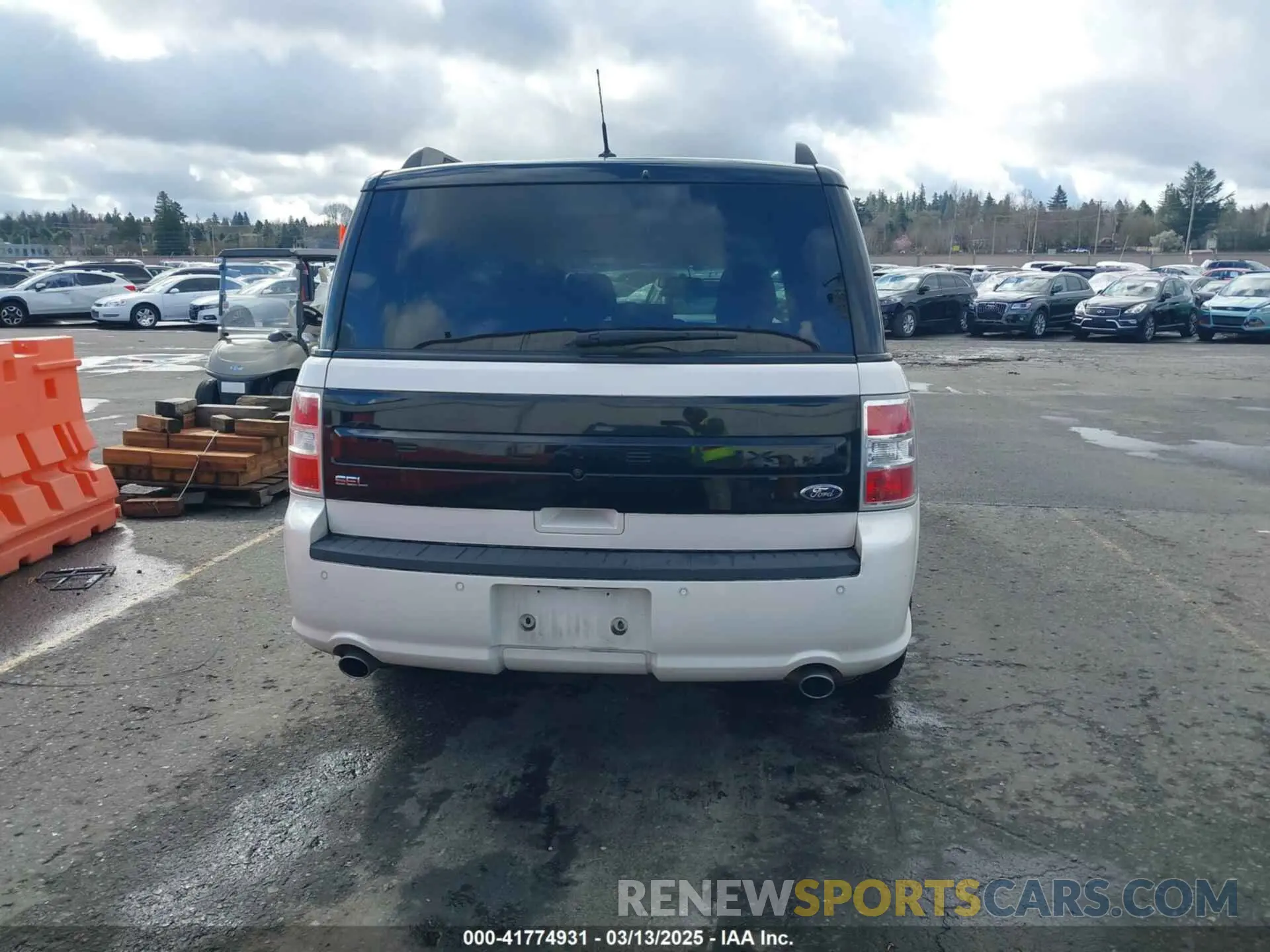 17 fotografías del automóvil dañado 2FMGK5C86KBA19365 FORD FLEX 2019