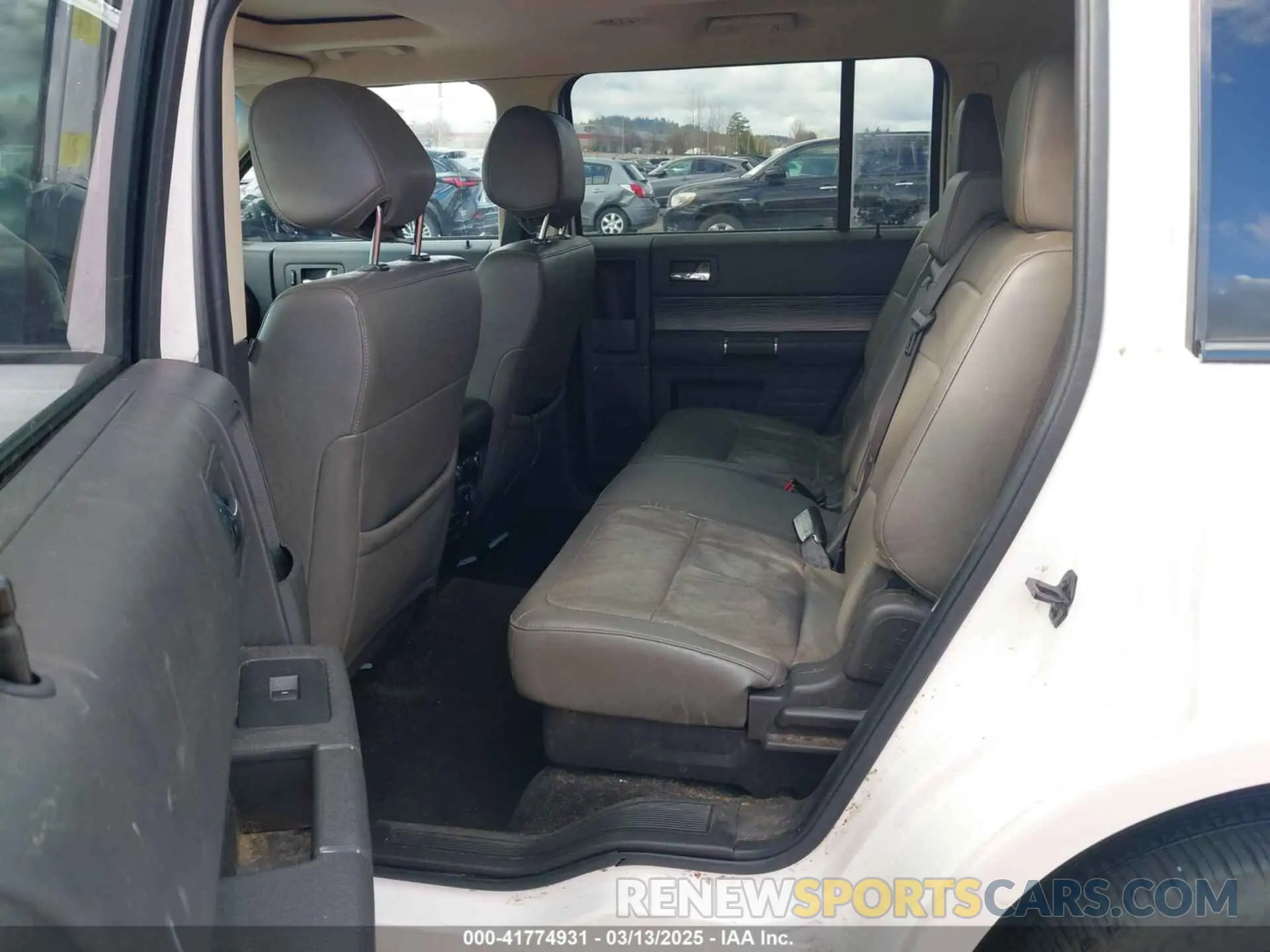 8 fotografías del automóvil dañado 2FMGK5C86KBA19365 FORD FLEX 2019