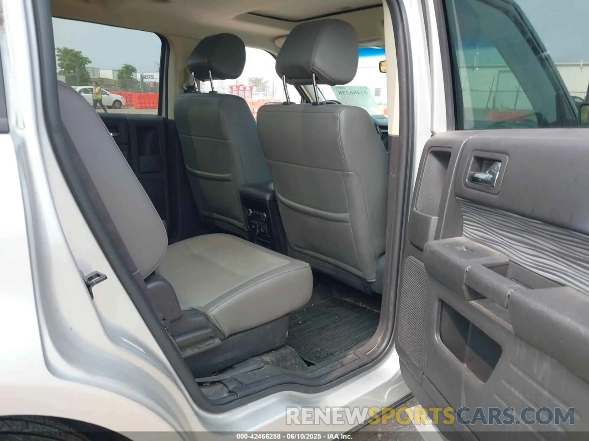 8 fotografías del automóvil dañado 2FMGK5C88KBA07508 FORD FLEX 2019