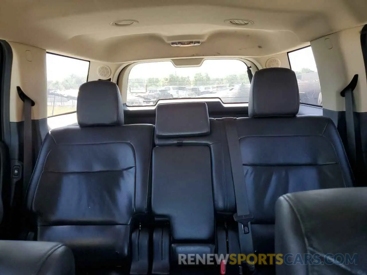 10 fotografías del automóvil dañado 2FMGK5D80KBA30375 FORD FLEX 2019