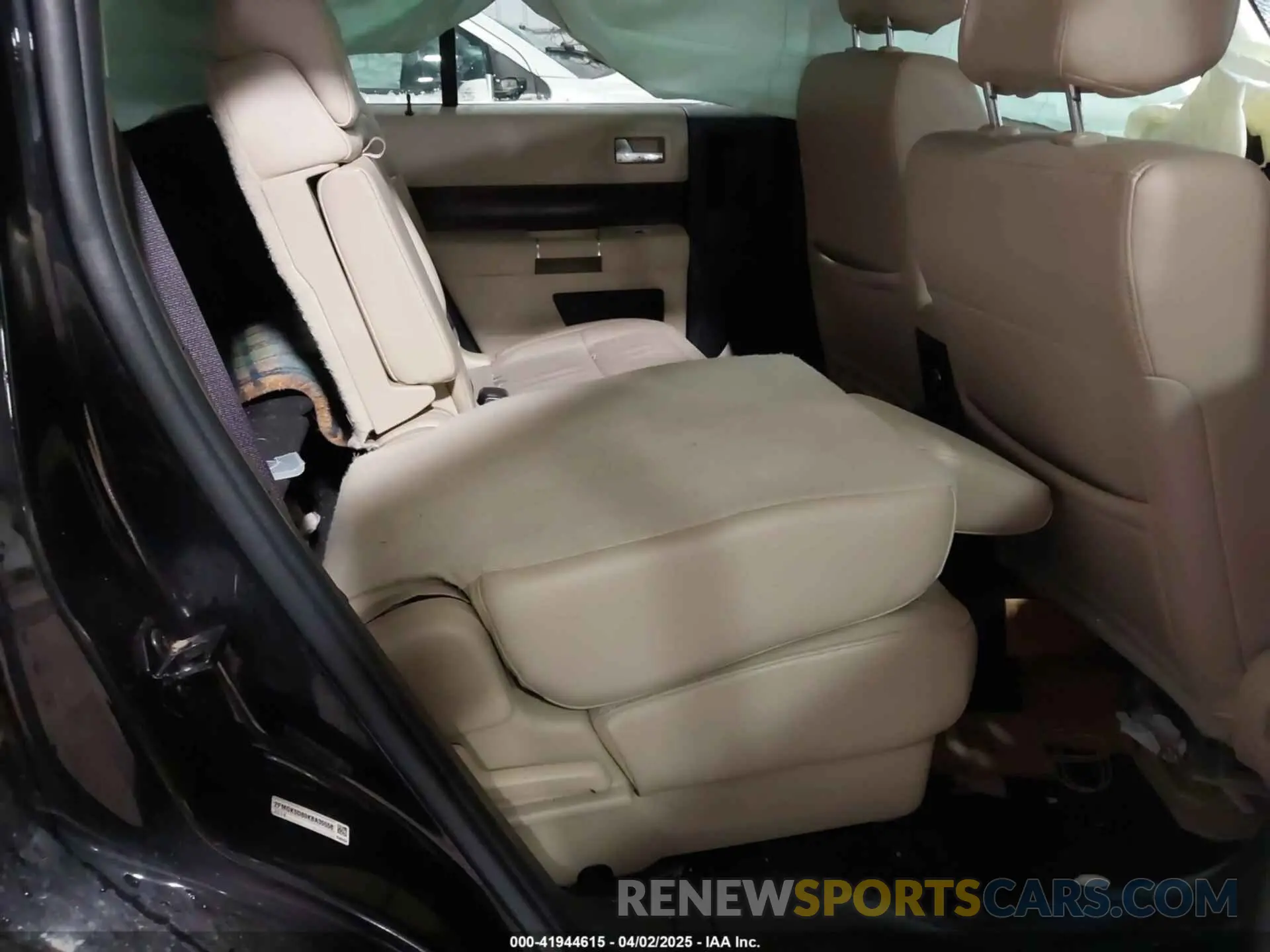 8 fotografías del automóvil dañado 2FMGK5D80KBA35558 FORD FLEX 2019