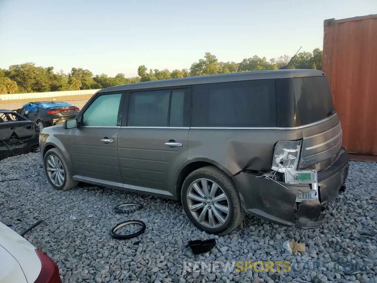2 fotografías del automóvil dañado 2FMGK5D88KBA03442 FORD FLEX 2019