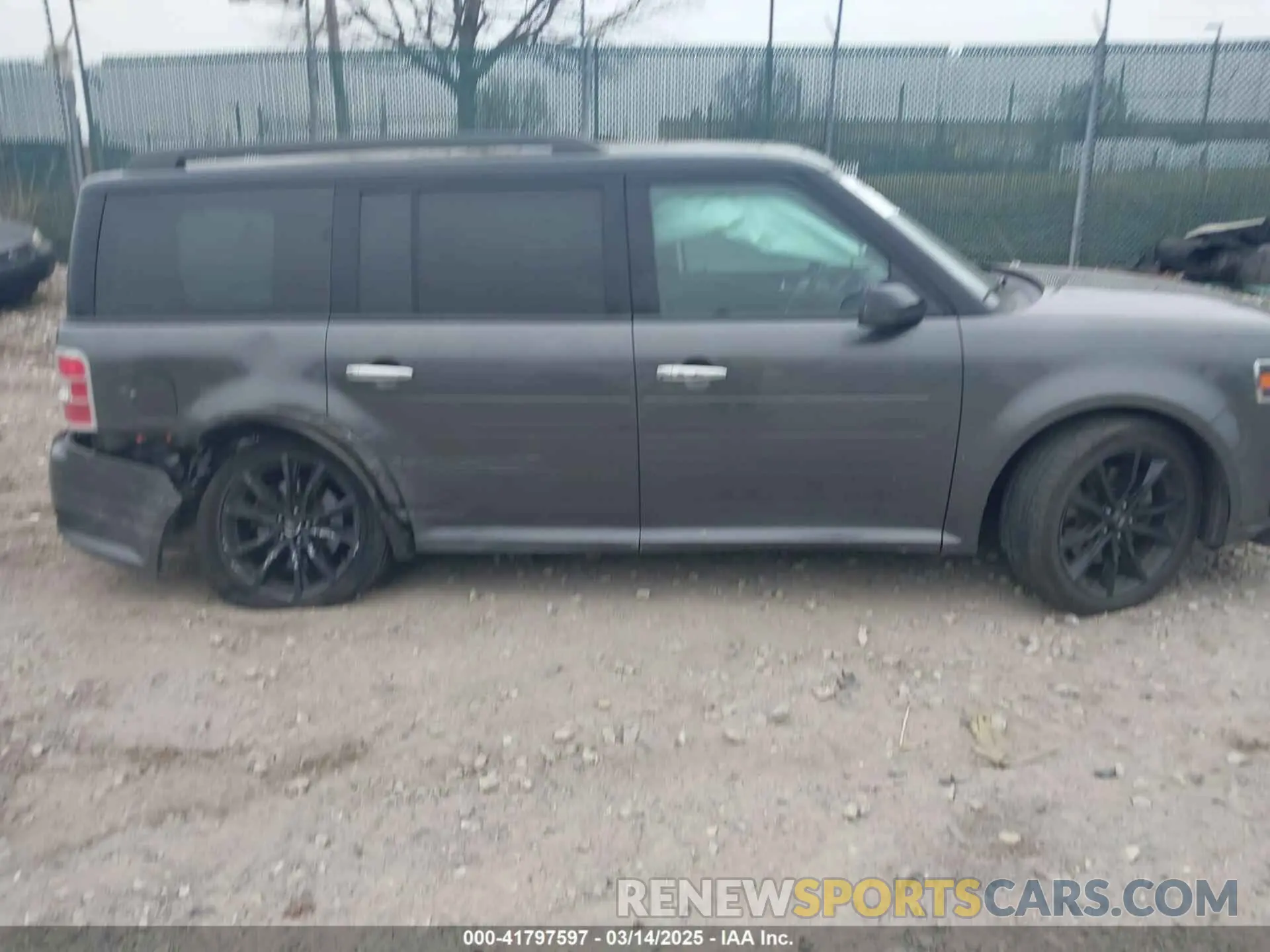 13 fotografías del automóvil dañado 2FMHK6C83KBA10648 FORD FLEX 2019