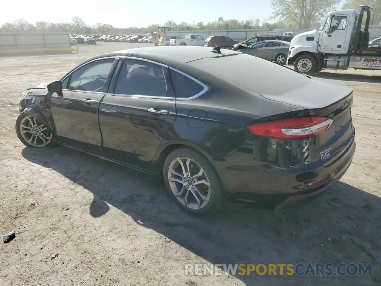 2 fotografías del automóvil dañado 3FA6P0CD2KR133775 FORD FUSION 2019