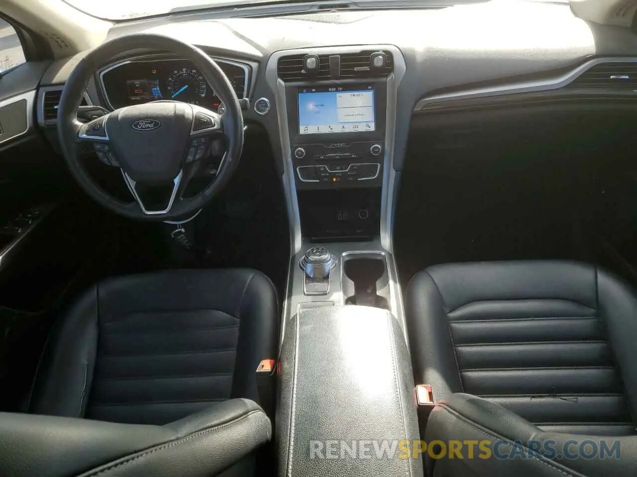 8 fotografías del automóvil dañado 3FA6P0CD2KR133775 FORD FUSION 2019