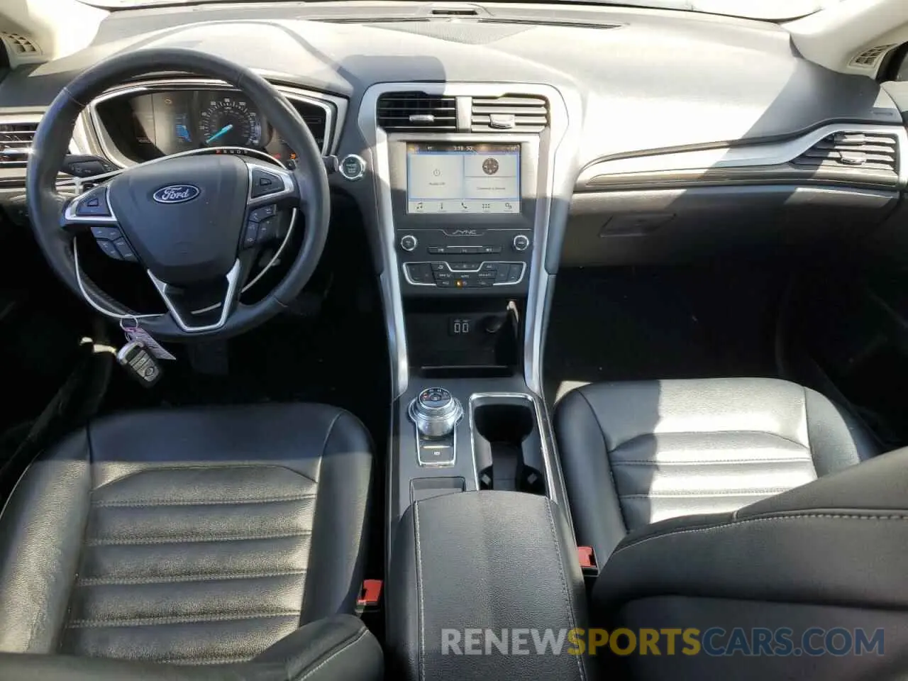 8 fotografías del automóvil dañado 3FA6P0CD3KR140721 FORD FUSION 2019