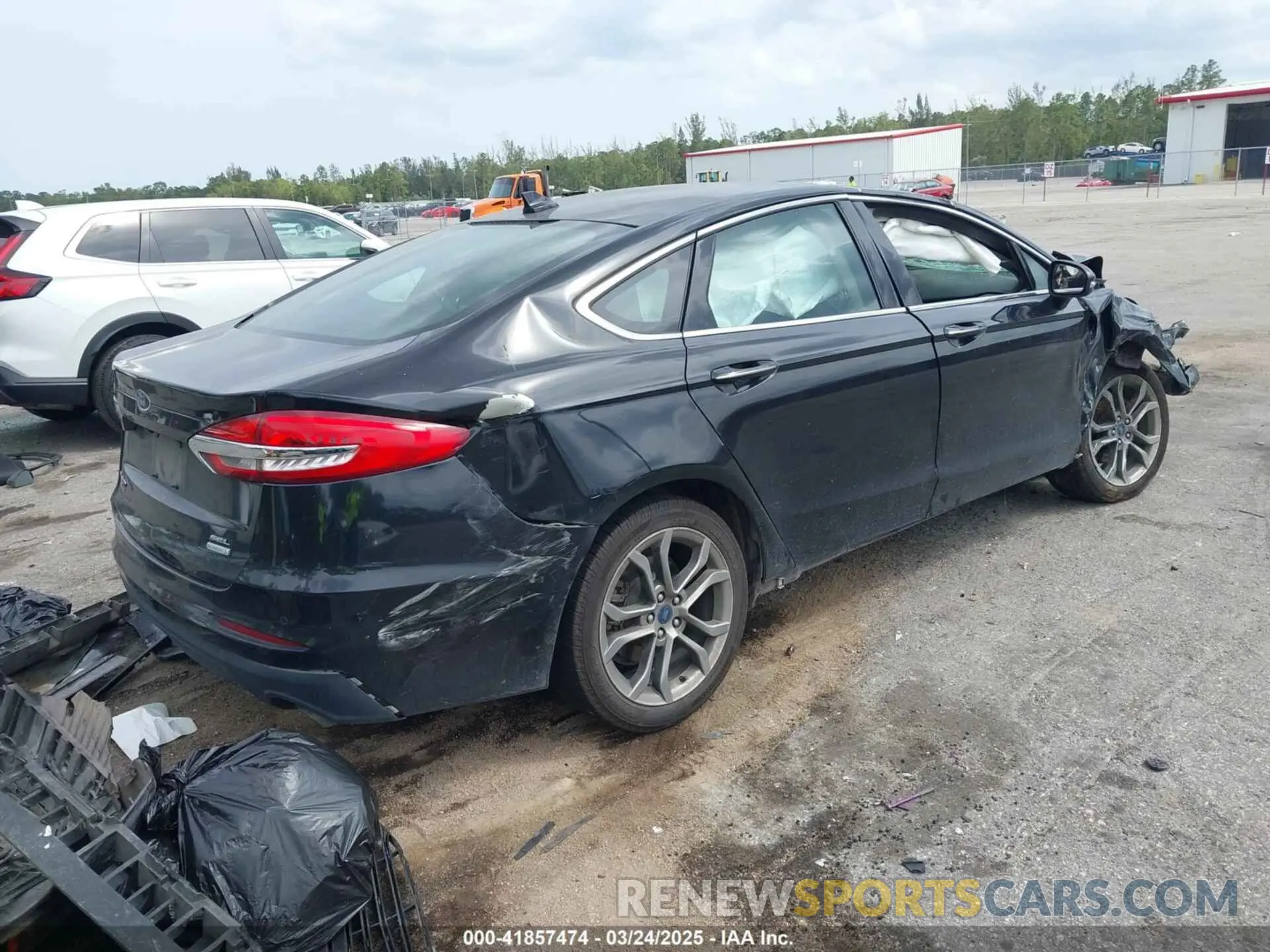 4 fotografías del automóvil dañado 3FA6P0CD3KR150021 FORD FUSION 2019