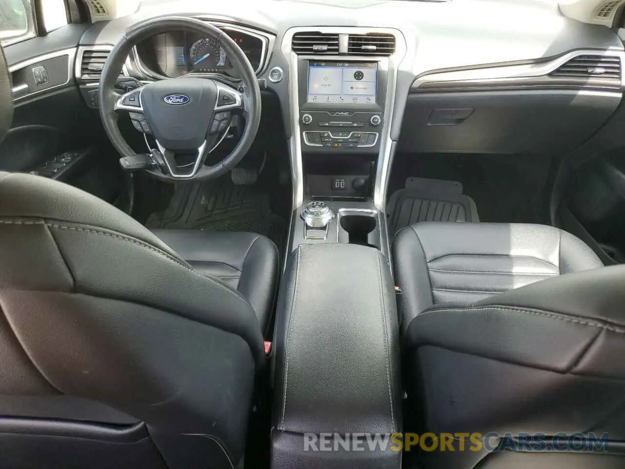 8 fotografías del automóvil dañado 3FA6P0CD3KR150410 FORD FUSION 2019