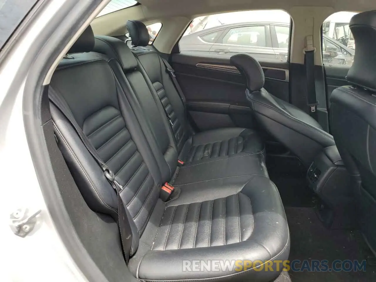 10 fotografías del automóvil dañado 3FA6P0CD3KR181754 FORD FUSION 2019