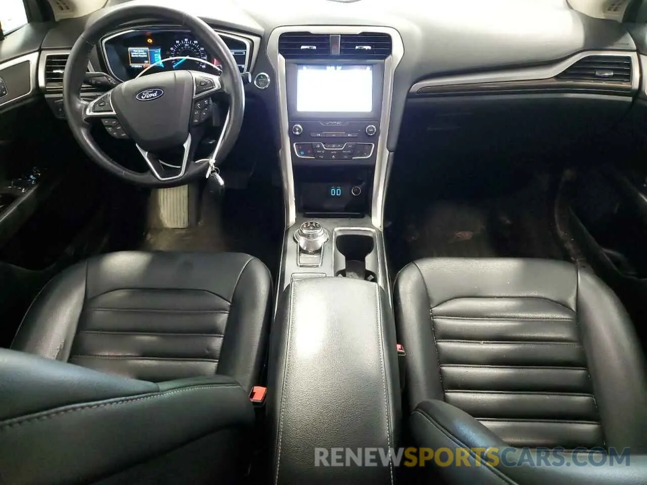8 fotografías del automóvil dañado 3FA6P0CD4KR181424 FORD FUSION 2019