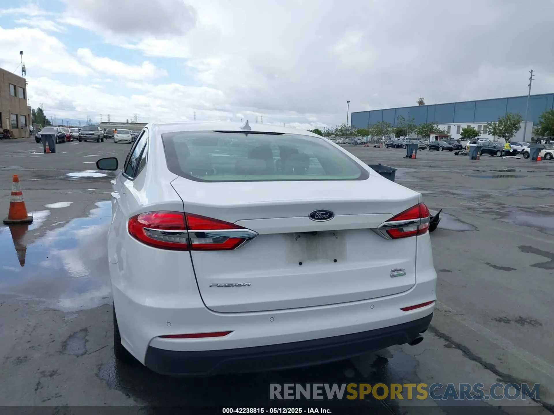 16 fotografías del automóvil dañado 3FA6P0CD5KR202264 FORD FUSION 2019