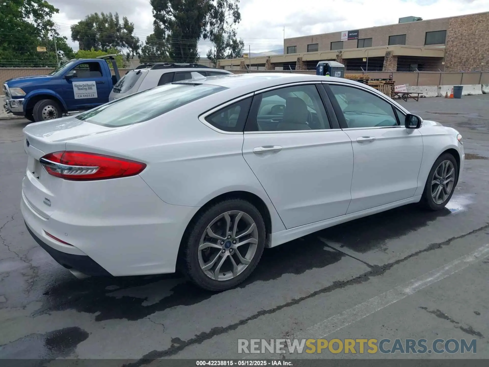 4 fotografías del automóvil dañado 3FA6P0CD5KR202264 FORD FUSION 2019