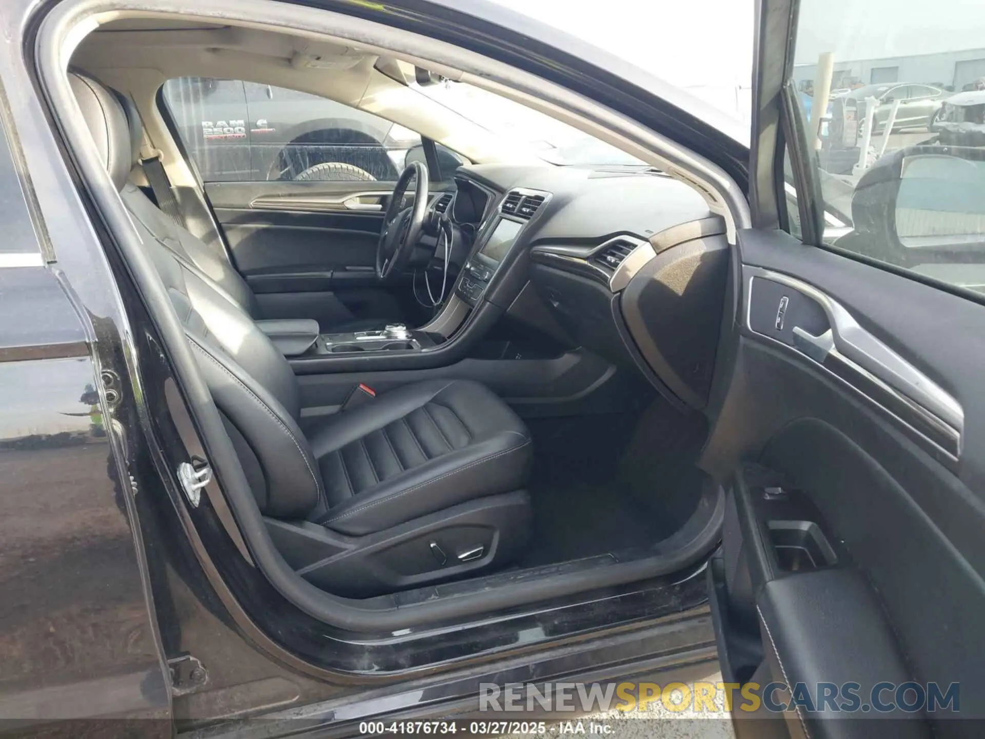 5 fotografías del automóvil dañado 3FA6P0CD6KR252896 FORD FUSION 2019