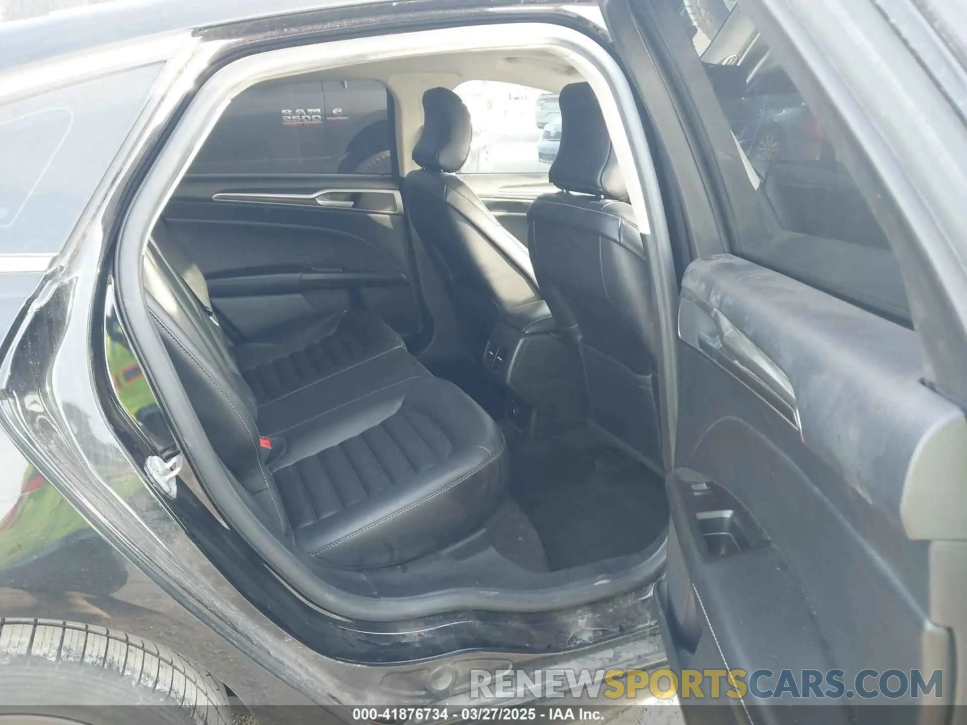 8 fotografías del automóvil dañado 3FA6P0CD6KR252896 FORD FUSION 2019