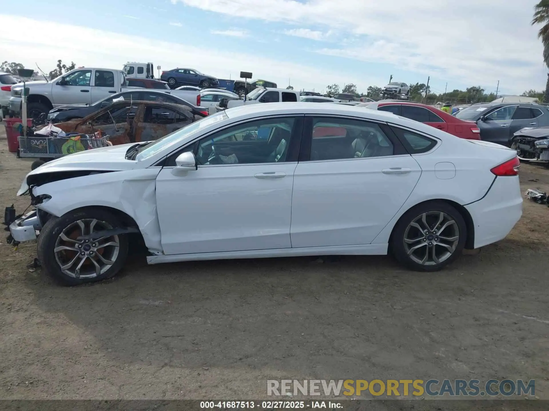 14 fotografías del automóvil dañado 3FA6P0CD6KR265079 FORD FUSION 2019