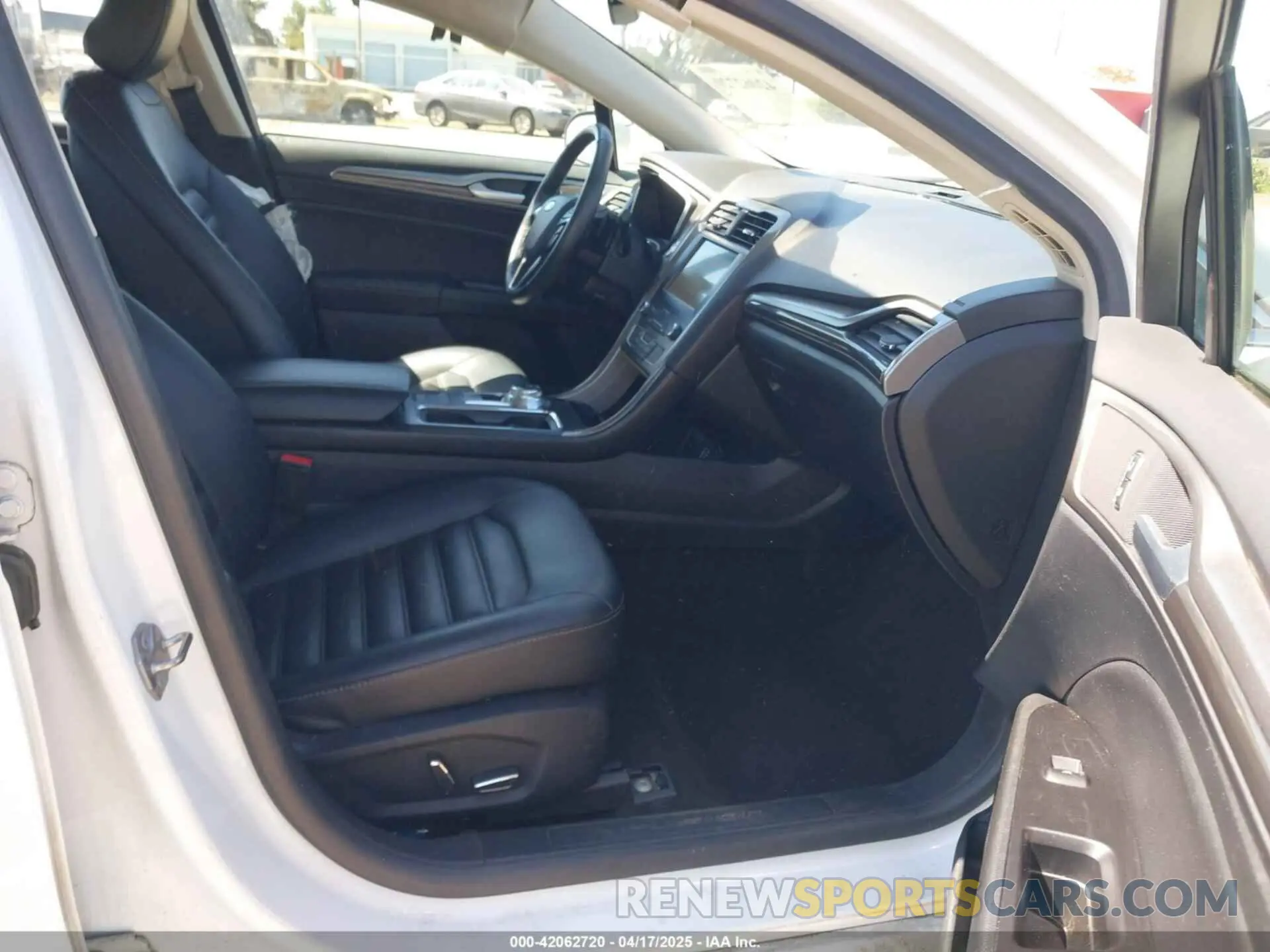 5 fotografías del automóvil dañado 3FA6P0CD7KR233726 FORD FUSION 2019