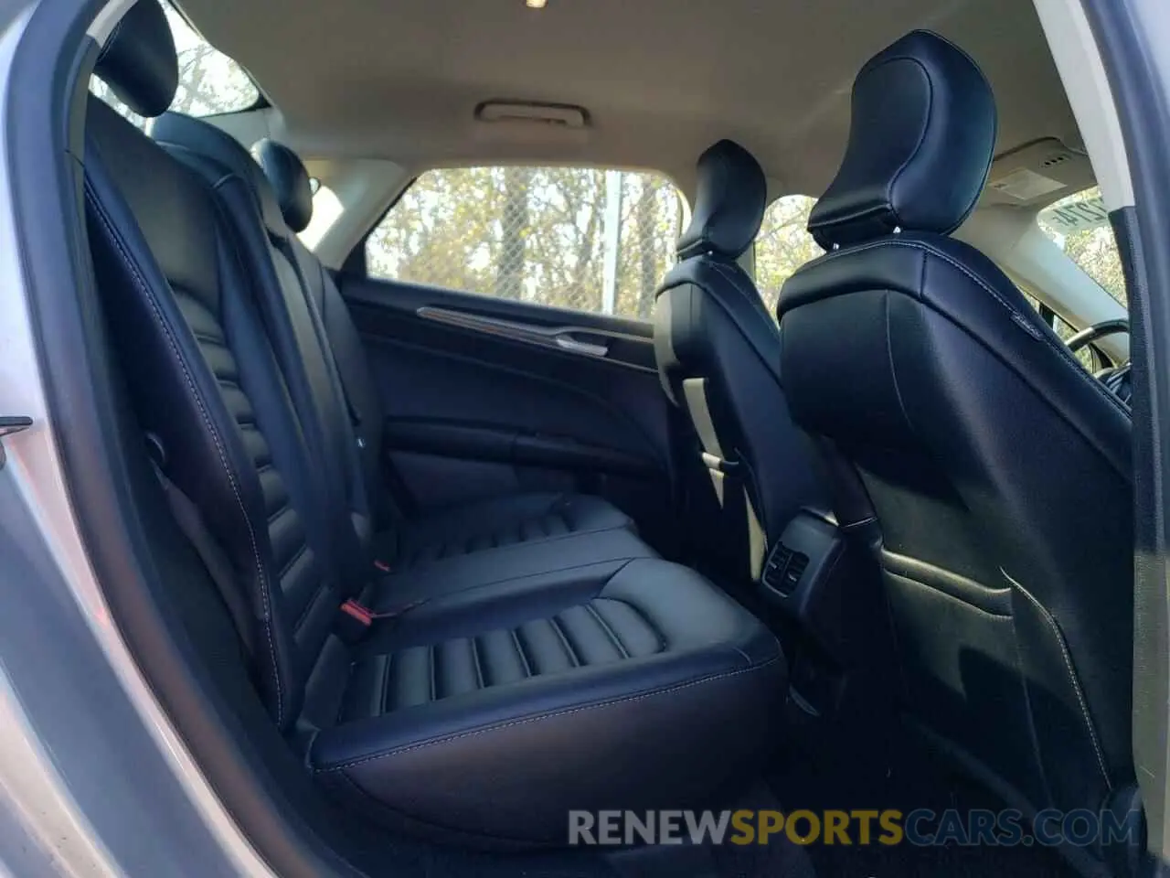 10 fotografías del automóvil dañado 3FA6P0CD8KR238434 FORD FUSION 2019
