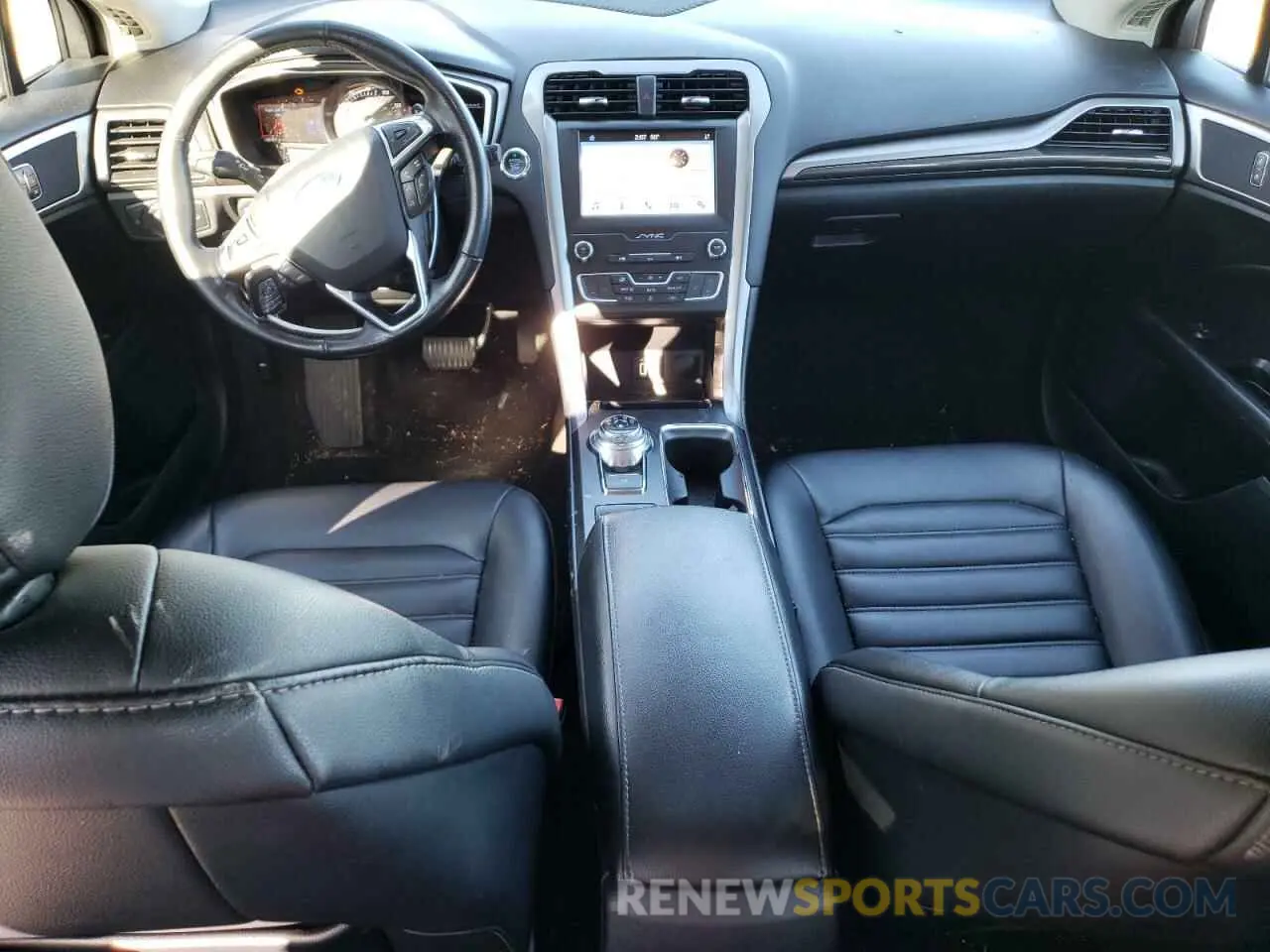 8 fotografías del automóvil dañado 3FA6P0CD8KR238434 FORD FUSION 2019