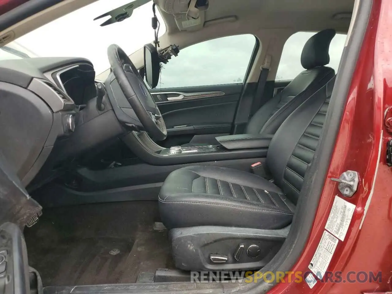 7 fotografías del automóvil dañado 3FA6P0CD8KR250597 FORD FUSION 2019