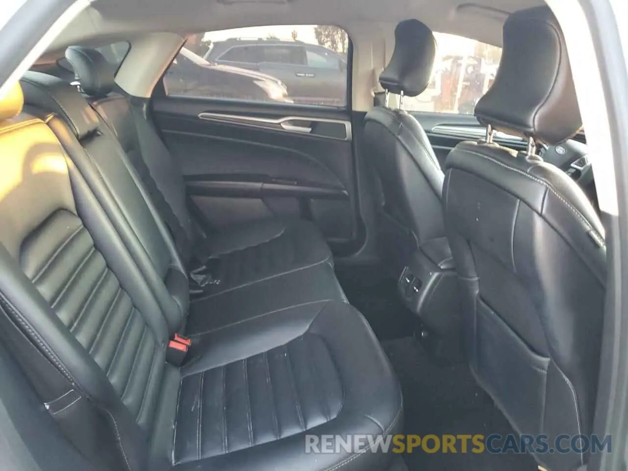 10 fotografías del automóvil dañado 3FA6P0CD9KR260085 FORD FUSION 2019
