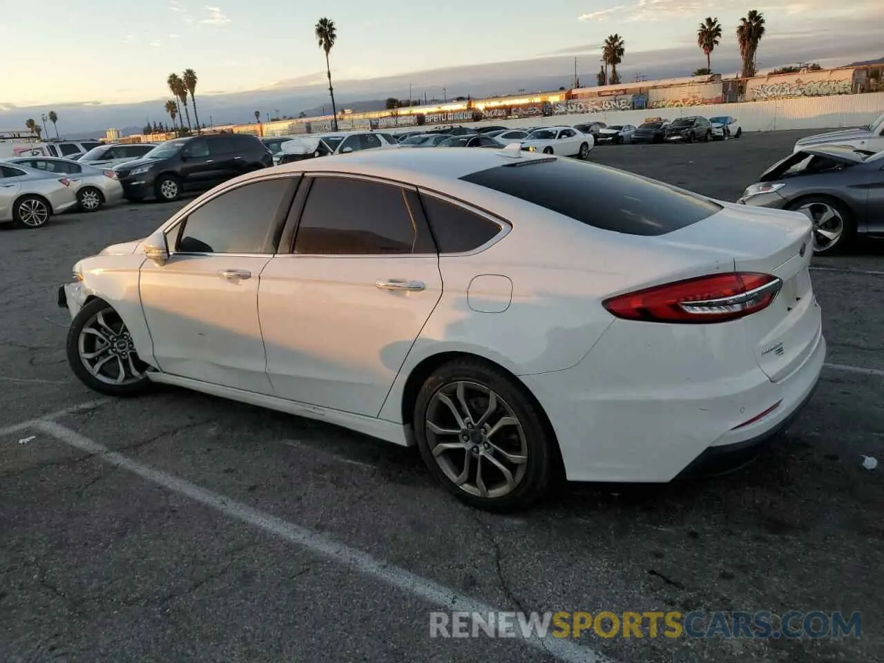2 fotografías del automóvil dañado 3FA6P0CD9KR260085 FORD FUSION 2019