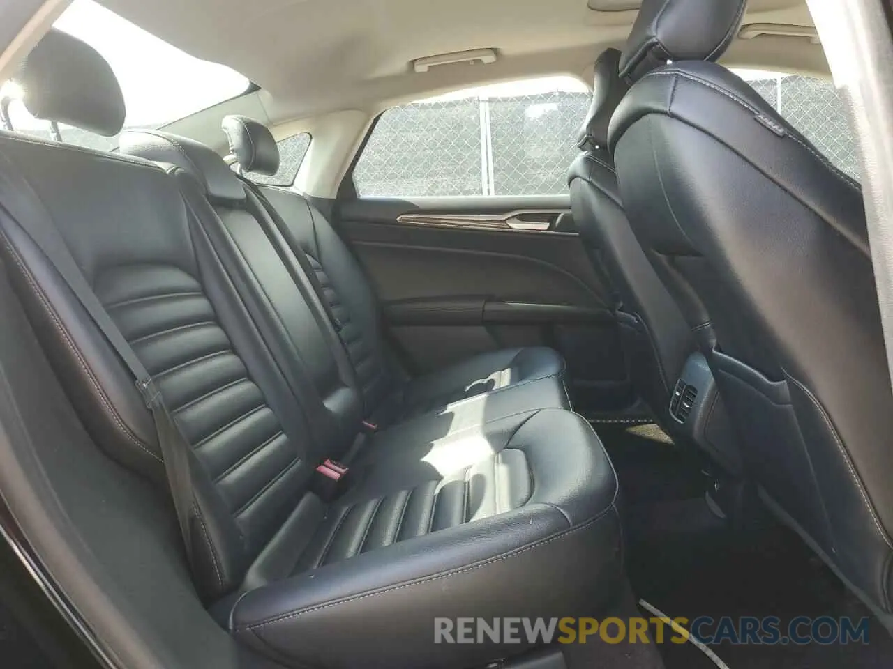 10 fotografías del automóvil dañado 3FA6P0CDXKR110552 FORD FUSION 2019
