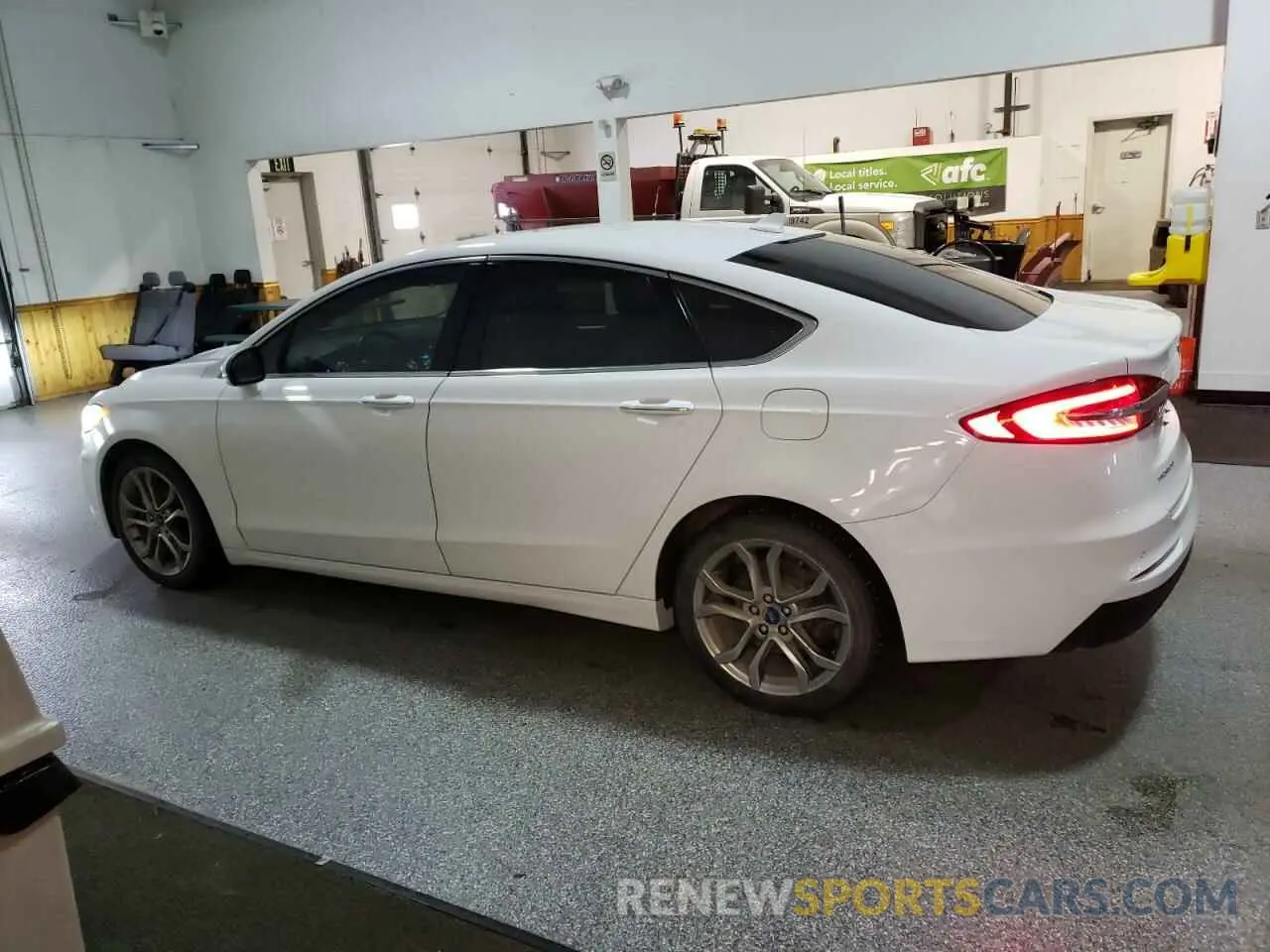 2 fotografías del automóvil dañado 3FA6P0CDXKR118649 FORD FUSION 2019