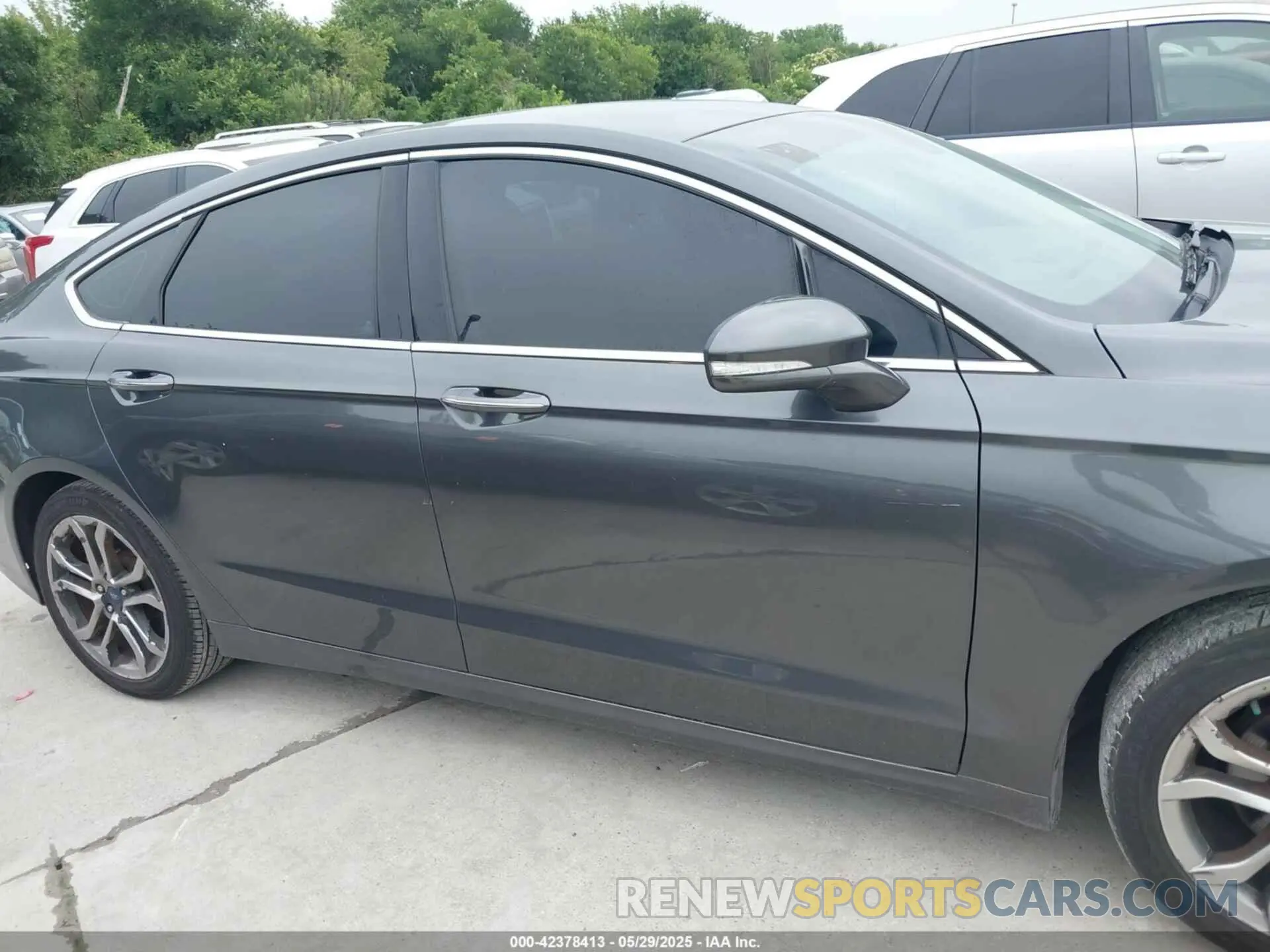 13 fotografías del automóvil dañado 3FA6P0CDXKR260550 FORD FUSION 2019