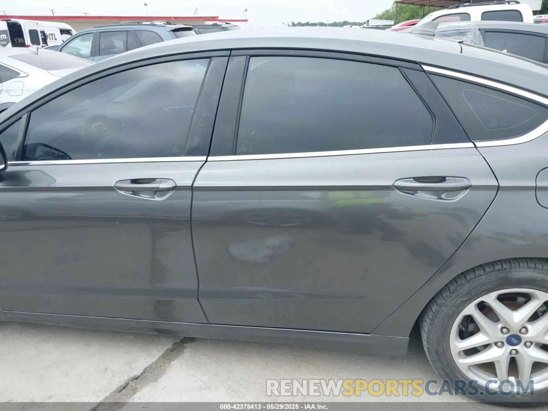 14 fotografías del automóvil dañado 3FA6P0CDXKR260550 FORD FUSION 2019