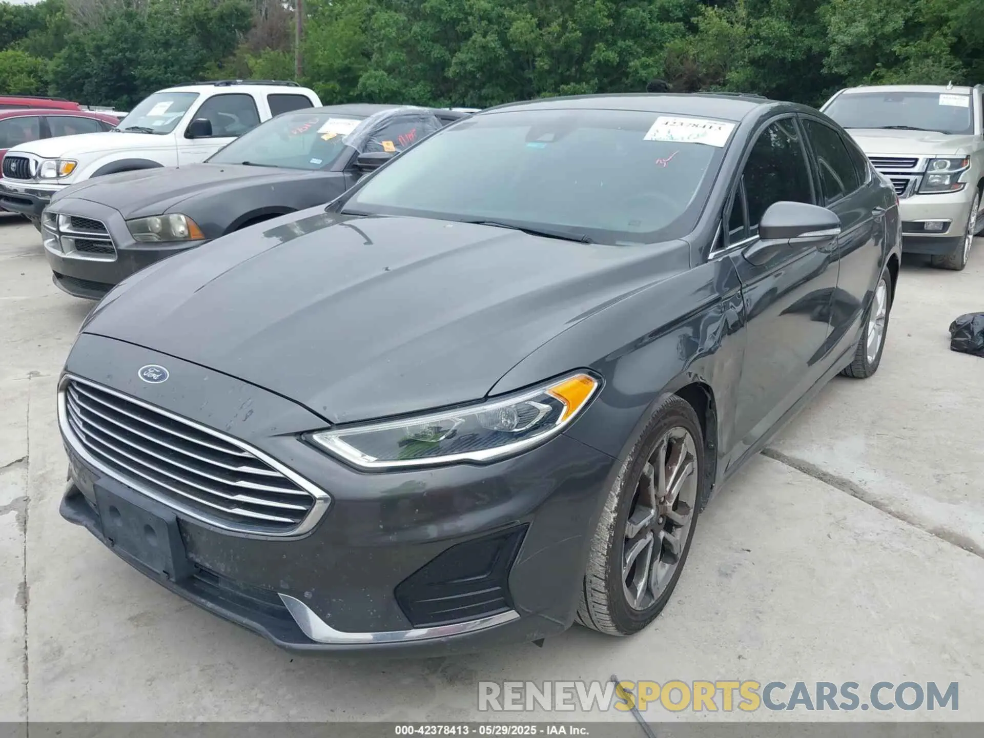 2 fotografías del automóvil dañado 3FA6P0CDXKR260550 FORD FUSION 2019