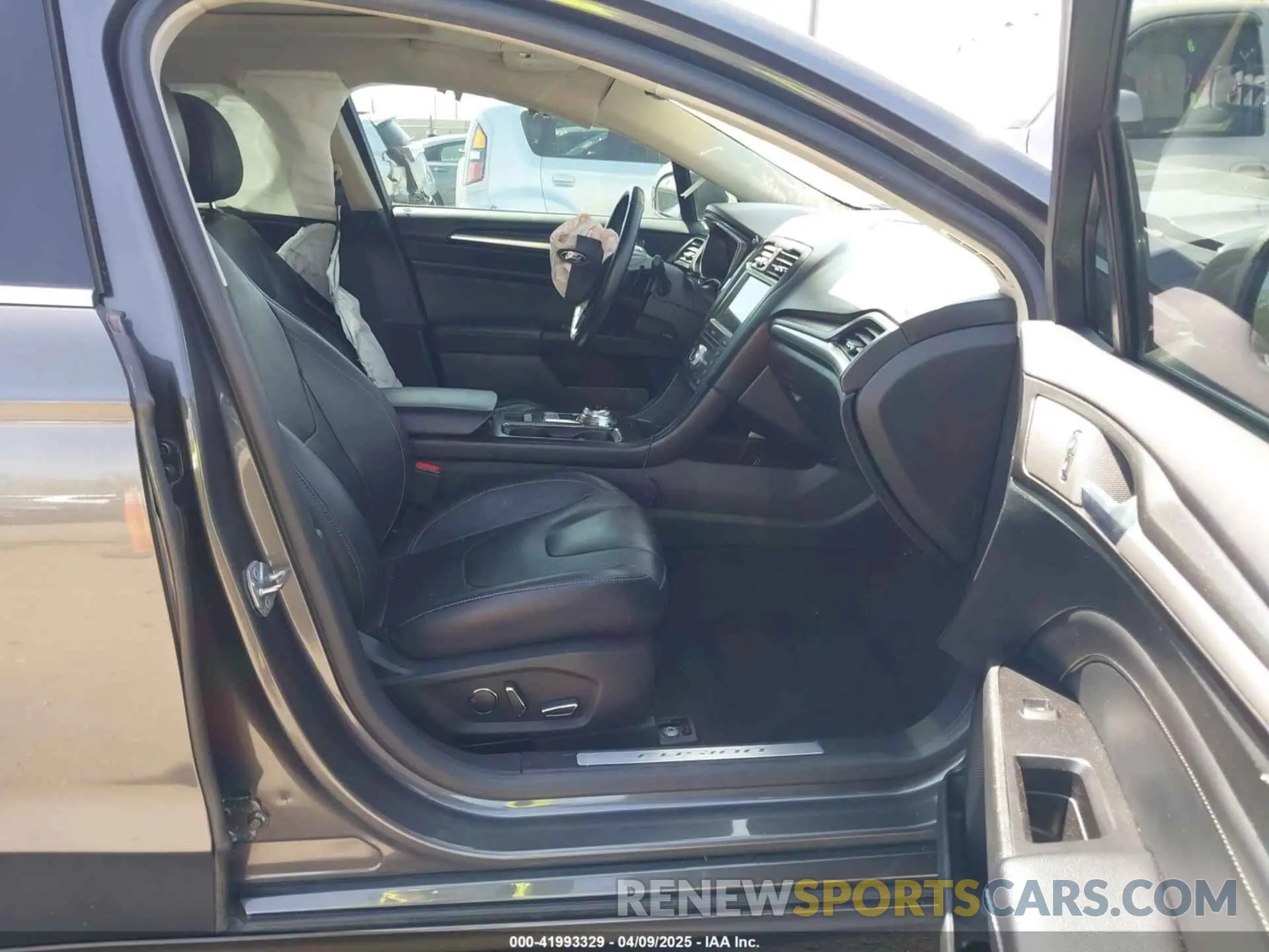 5 fotografías del automóvil dañado 3FA6P0D90KR109985 FORD FUSION 2019