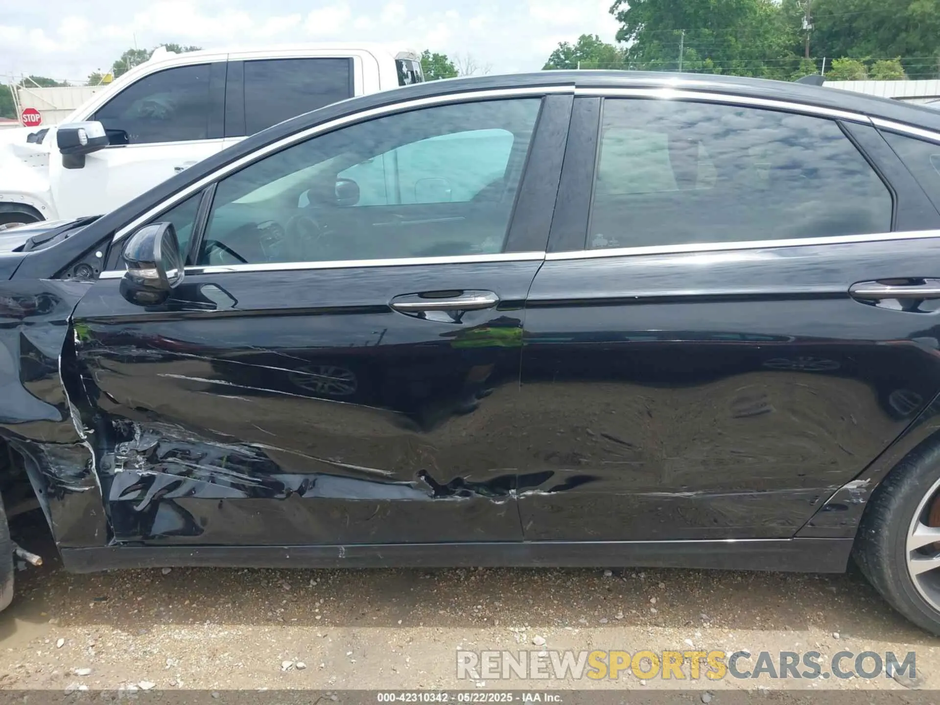 14 fotografías del automóvil dañado 3FA6P0D93KR184342 FORD FUSION 2019