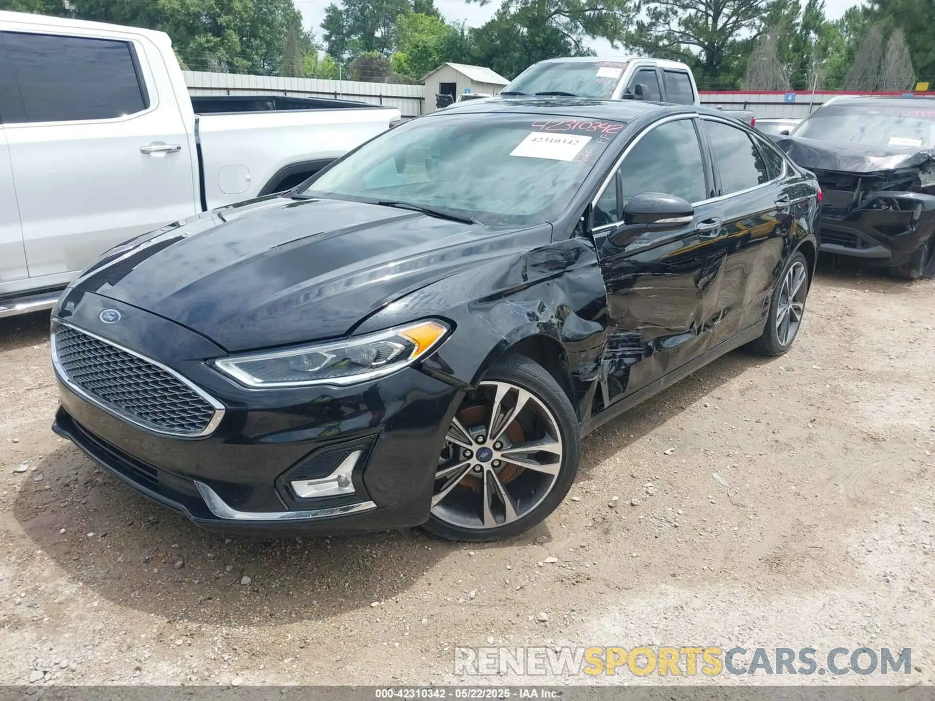 2 fotografías del automóvil dañado 3FA6P0D93KR184342 FORD FUSION 2019