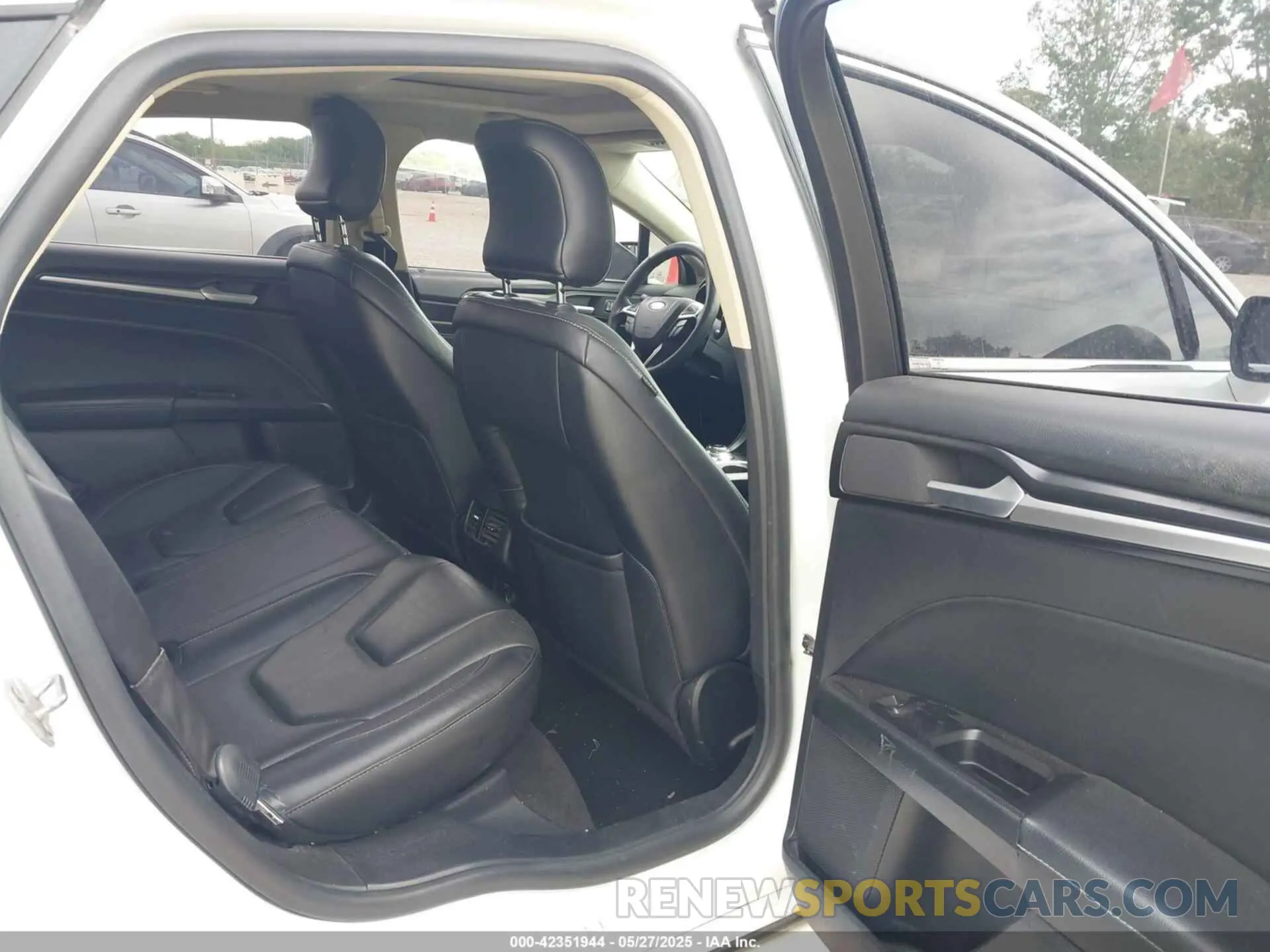 8 fotografías del automóvil dañado 3FA6P0D99KR124405 FORD FUSION 2019