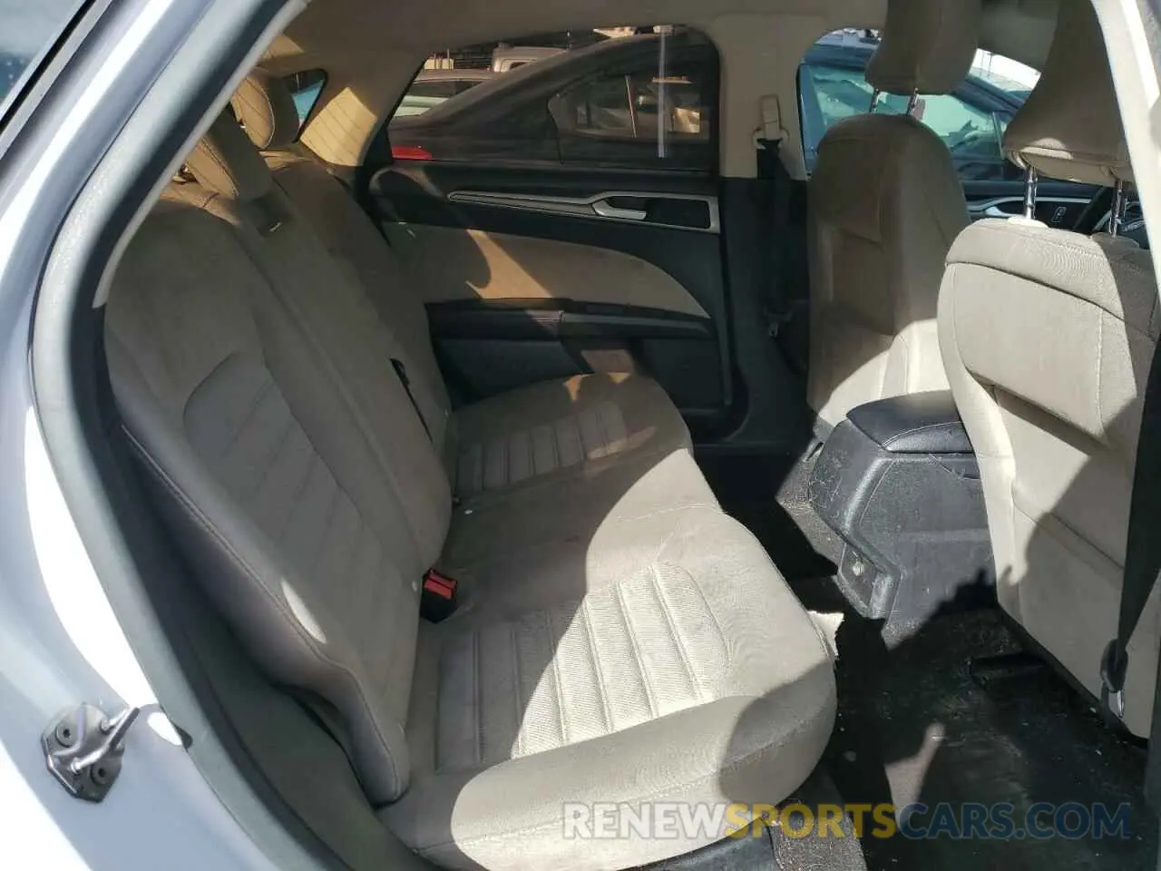 10 fotografías del automóvil dañado 3FA6P0G70KR233006 FORD FUSION 2019